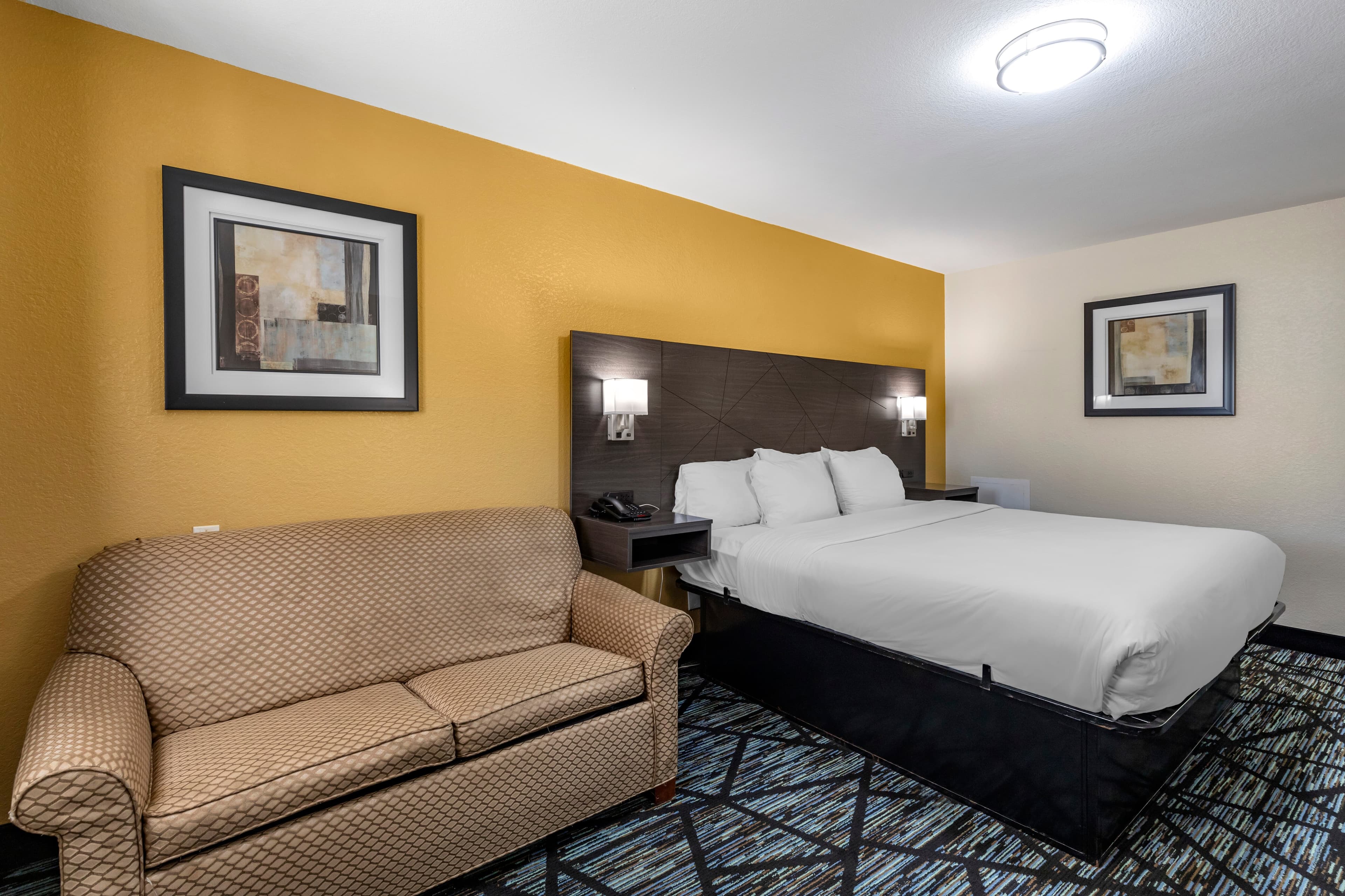 Quality Inn Cameron - Image 2