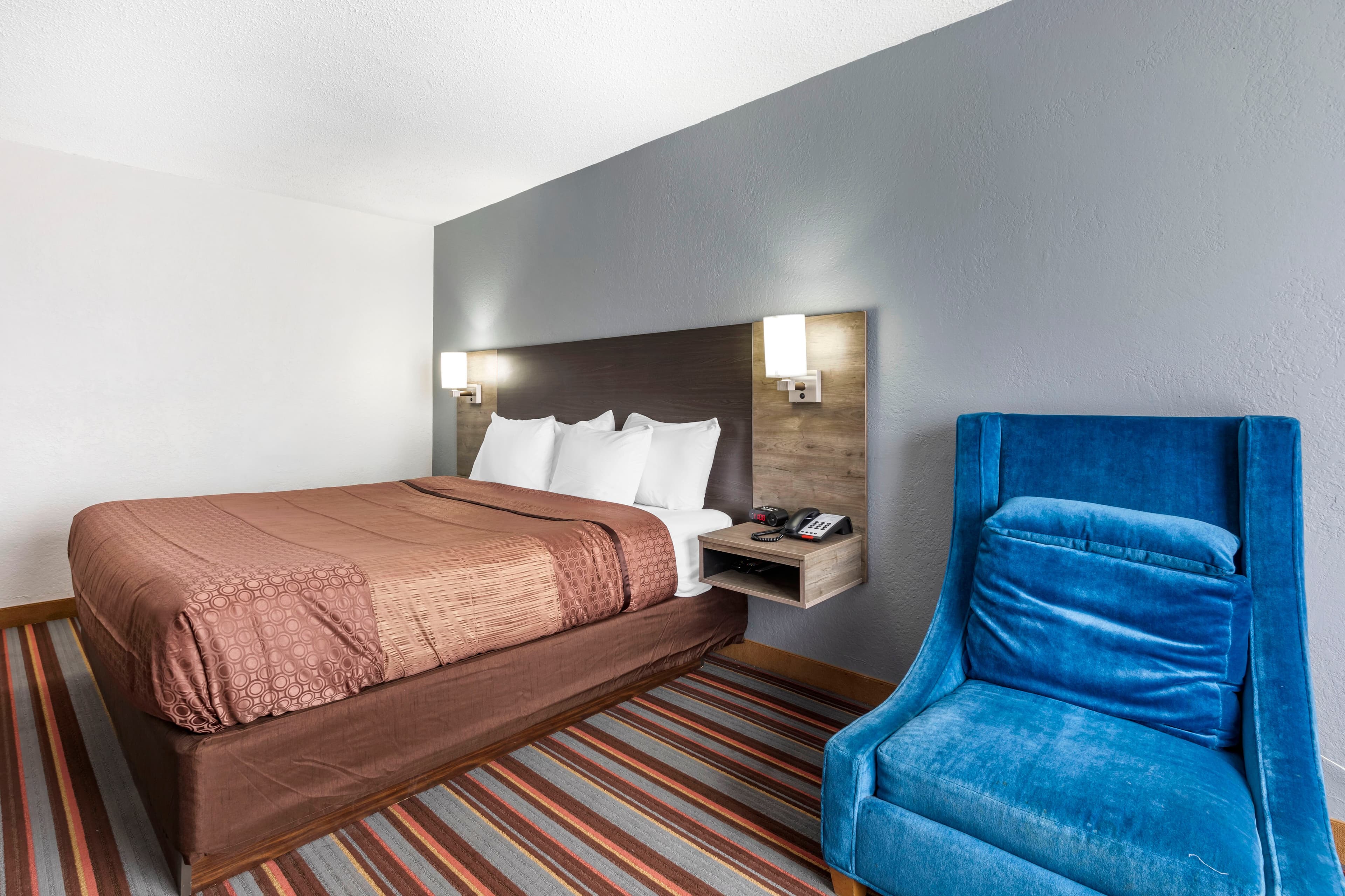 Quality Inn & Suites Sulphur Springs — 13