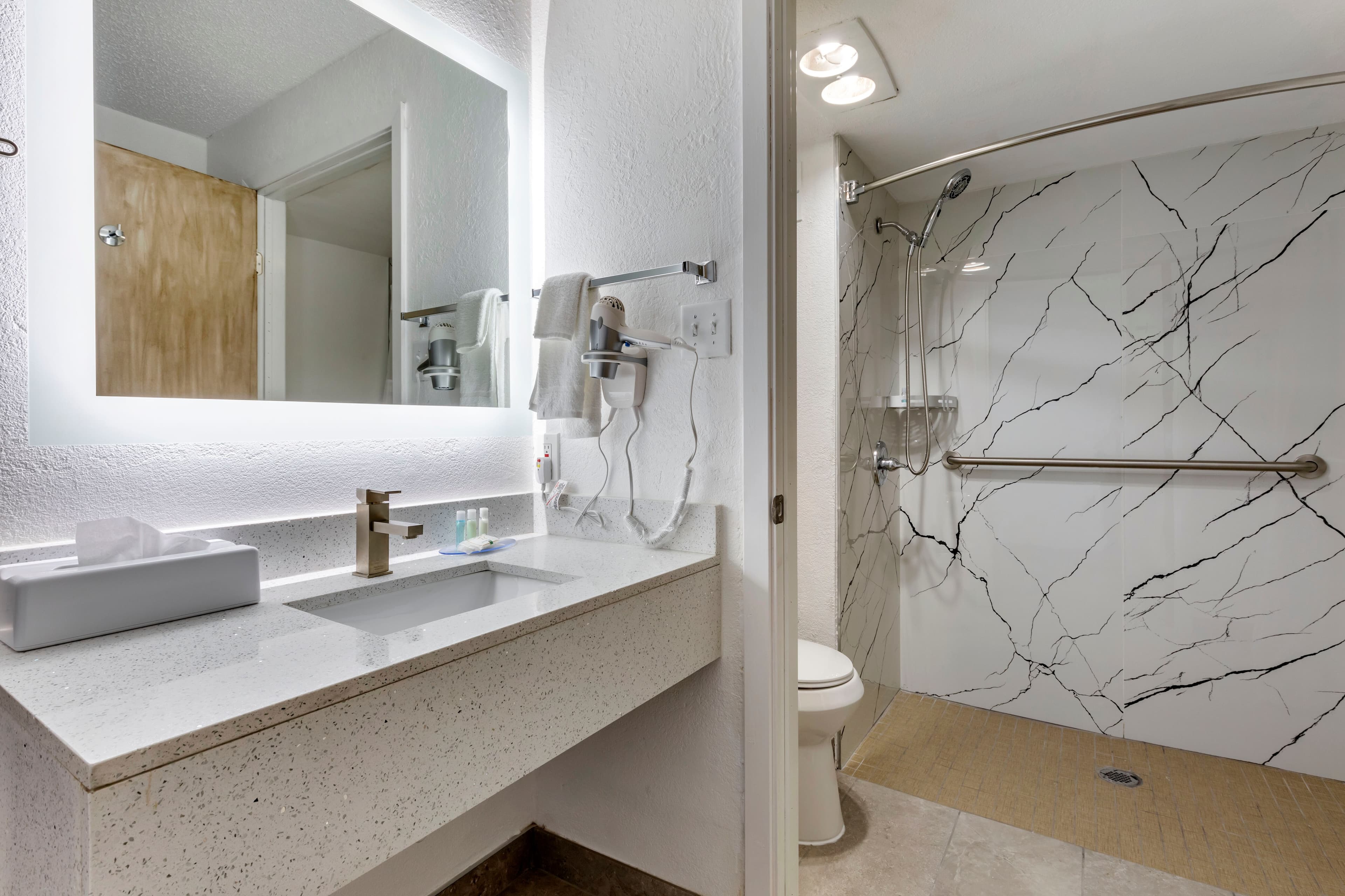 Quality Inn & Suites Sulphur Springs — 15