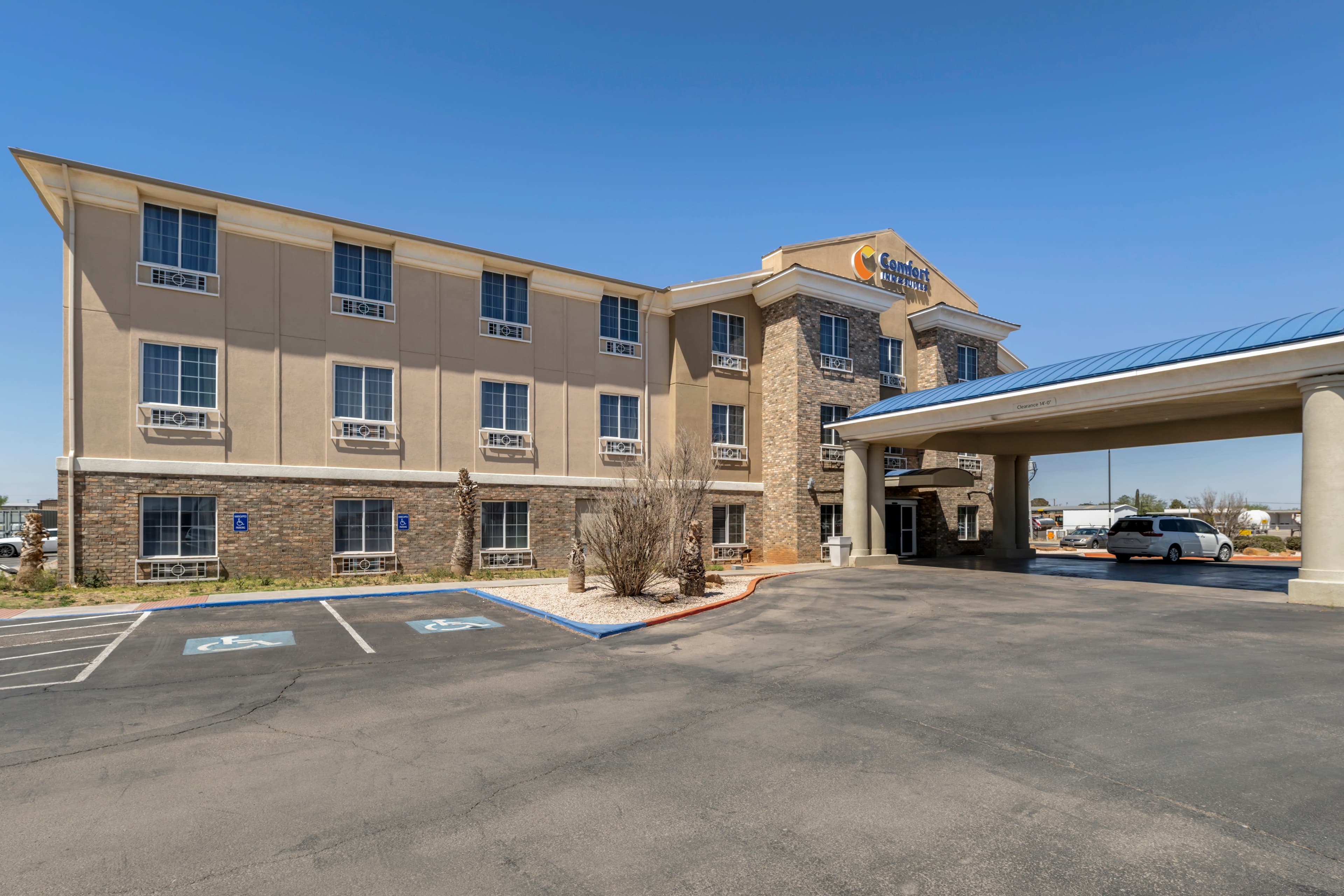 Comfort Inn & Suites Andrews - Image 1