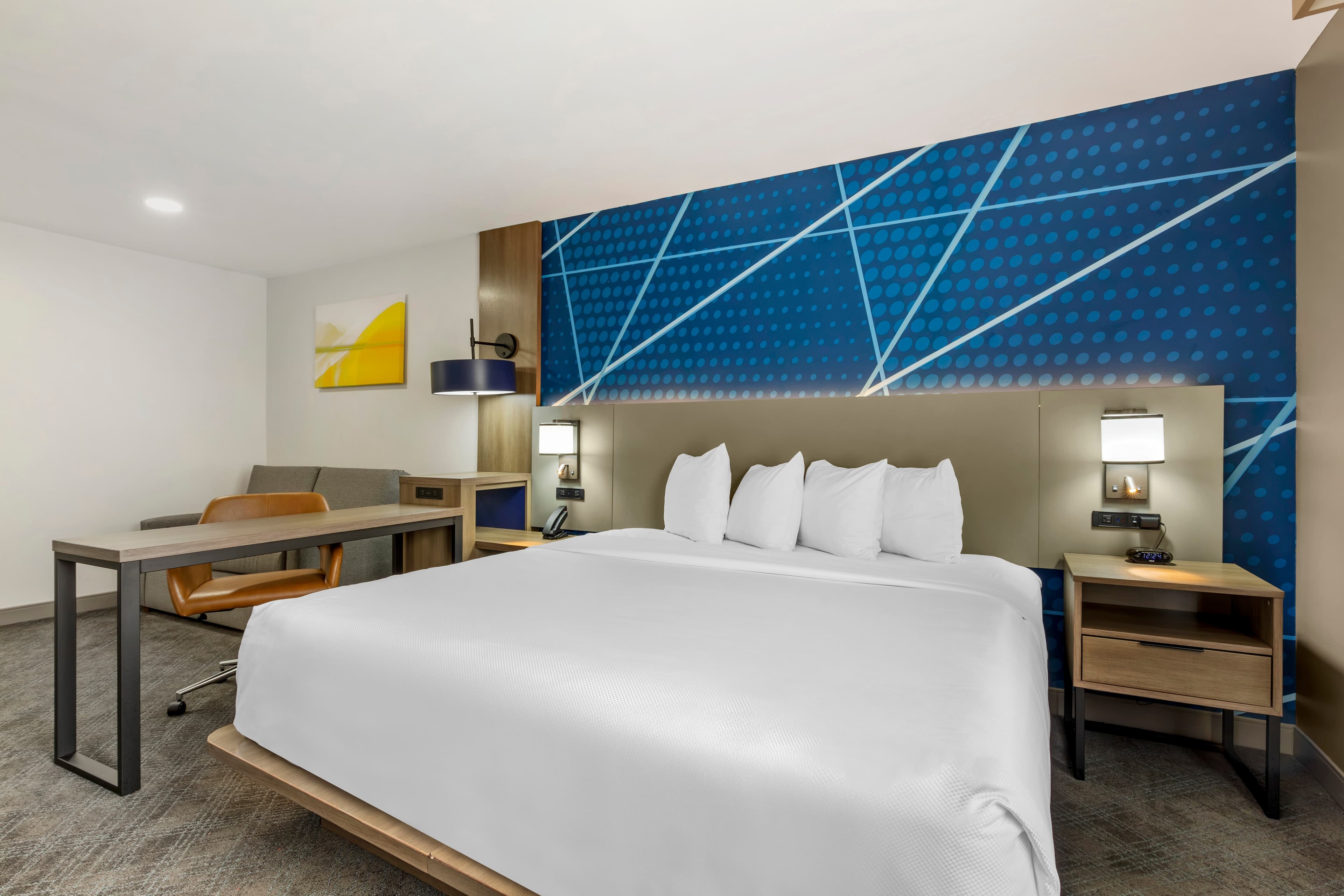 Comfort Inn & Suites Irving Las Colinas DFW - Image 2