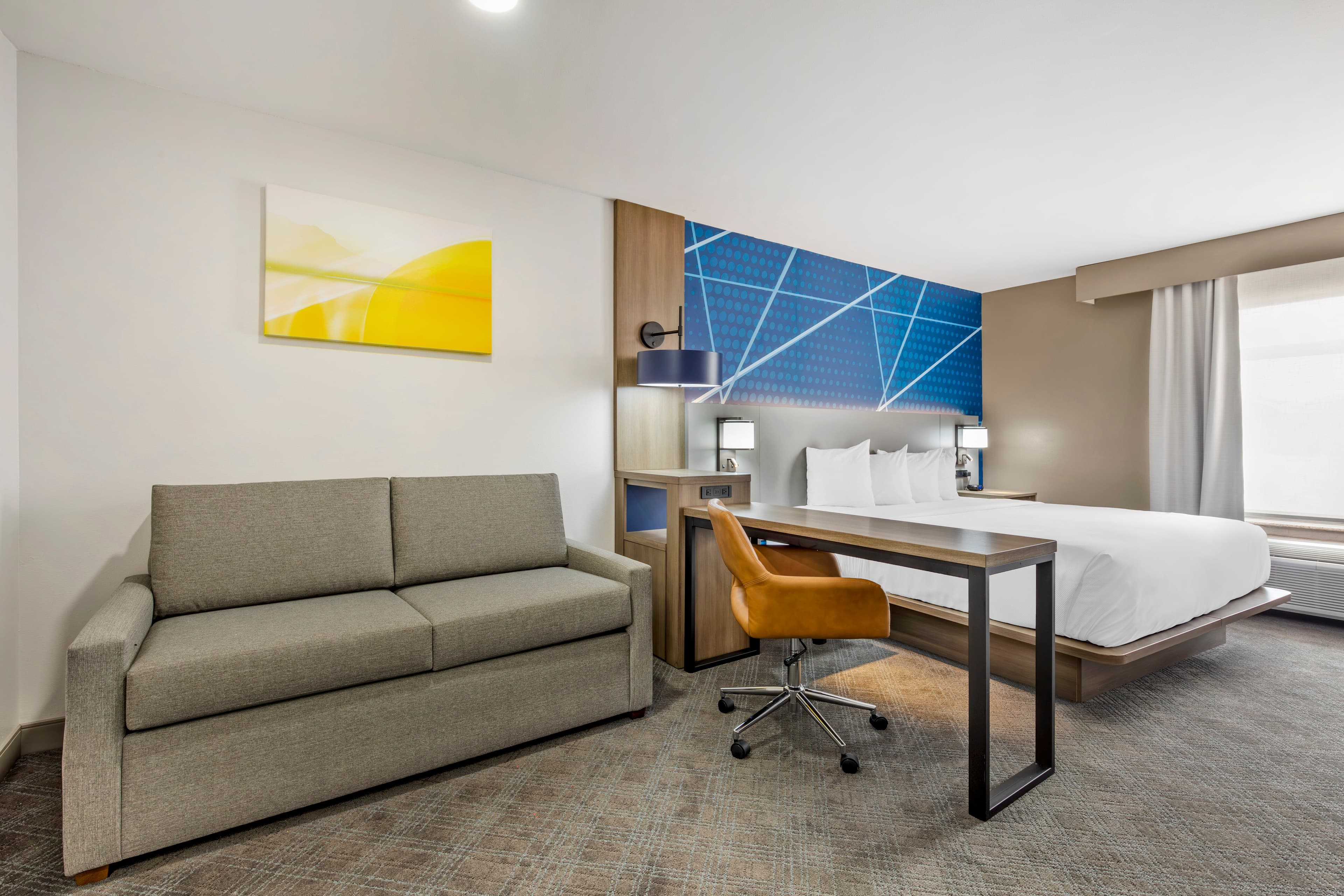 Comfort Inn & Suites Irving Las Colinas DFW - Image 3