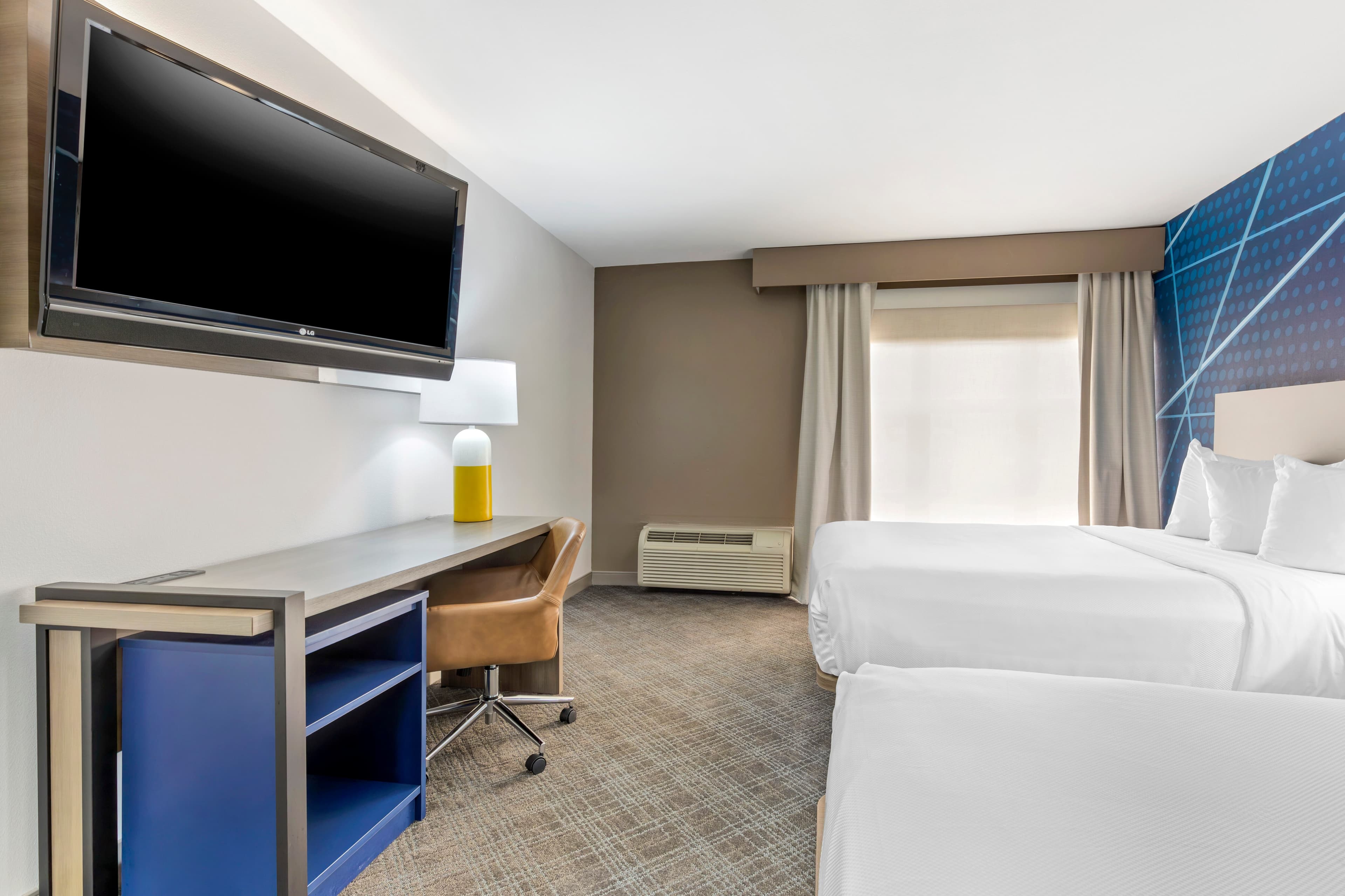 Comfort Inn & Suites Irving Las Colinas DFW — 12