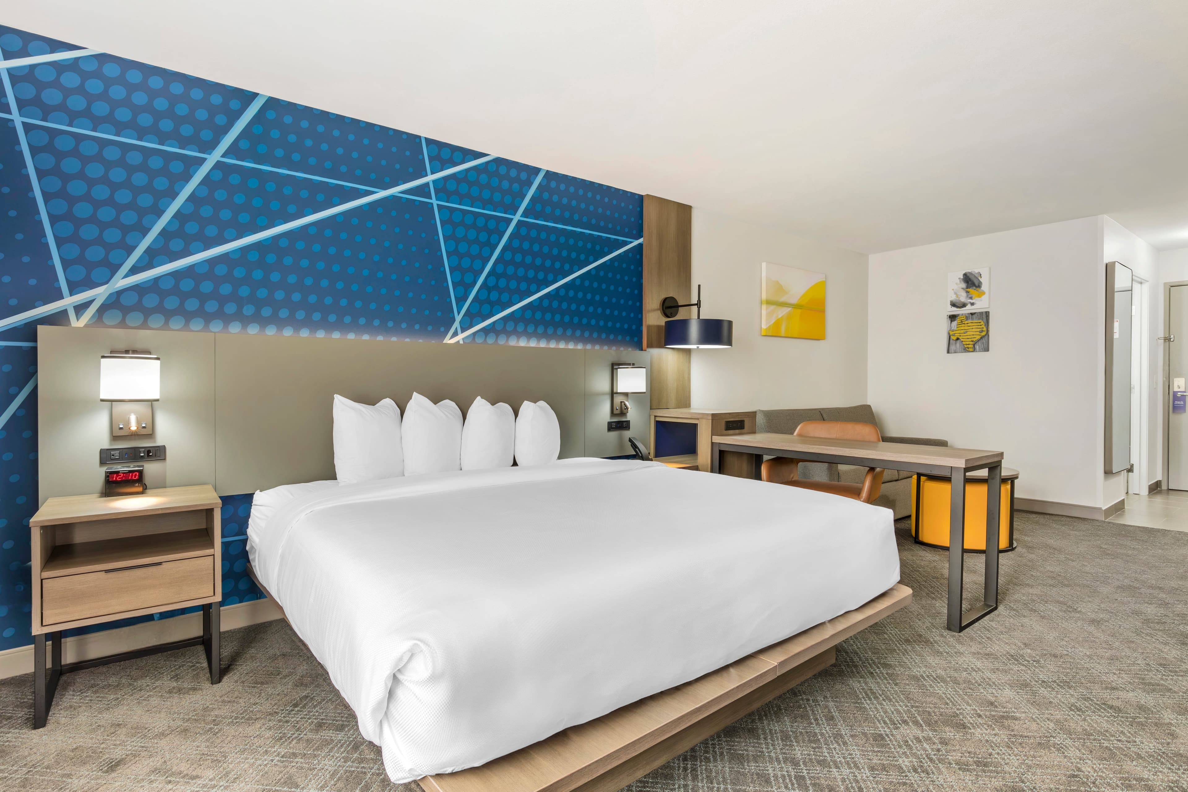 Comfort Inn & Suites Irving Las Colinas DFW — 18