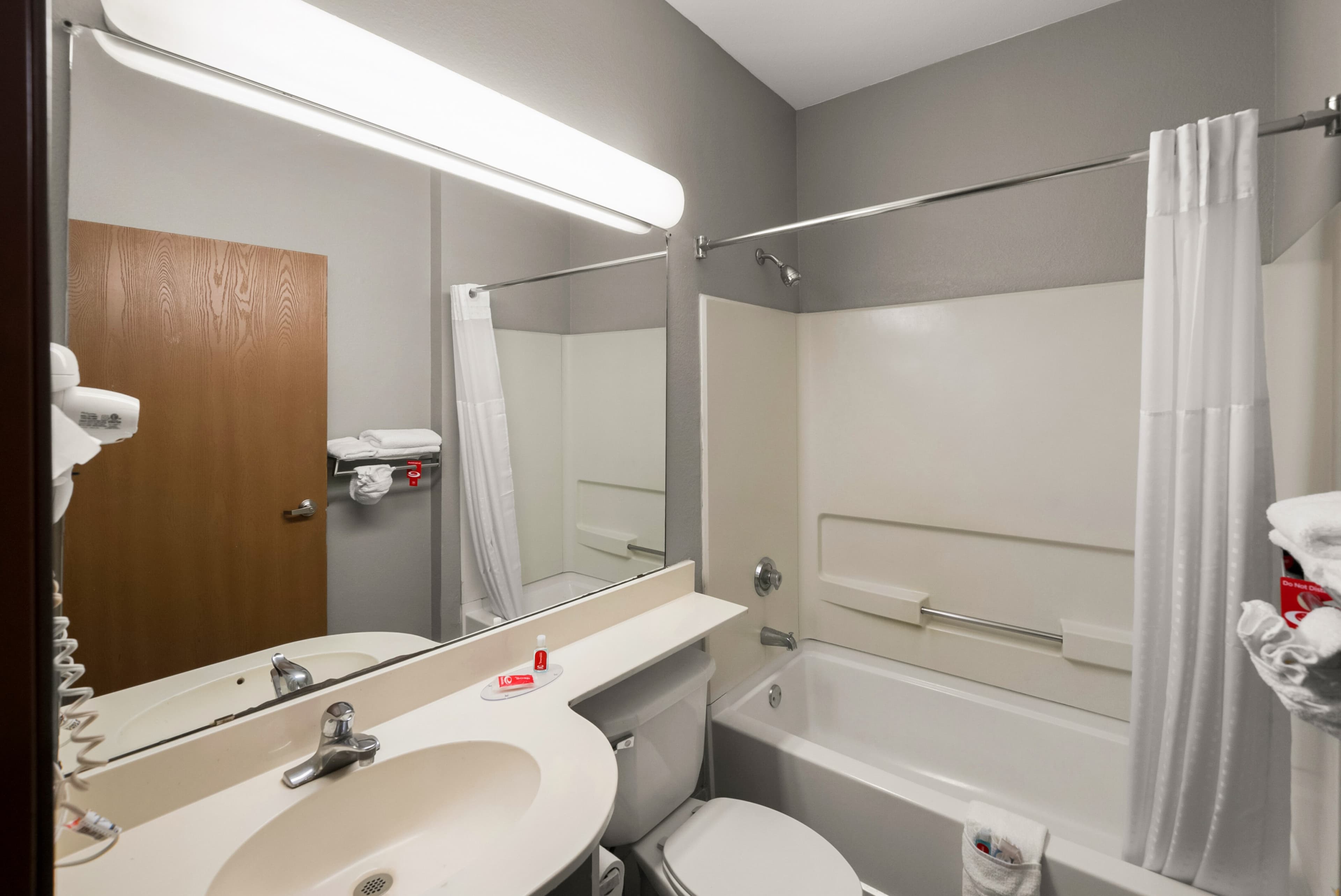 Econo Lodge Inn & Suites Mesquite - Dallas East — 17