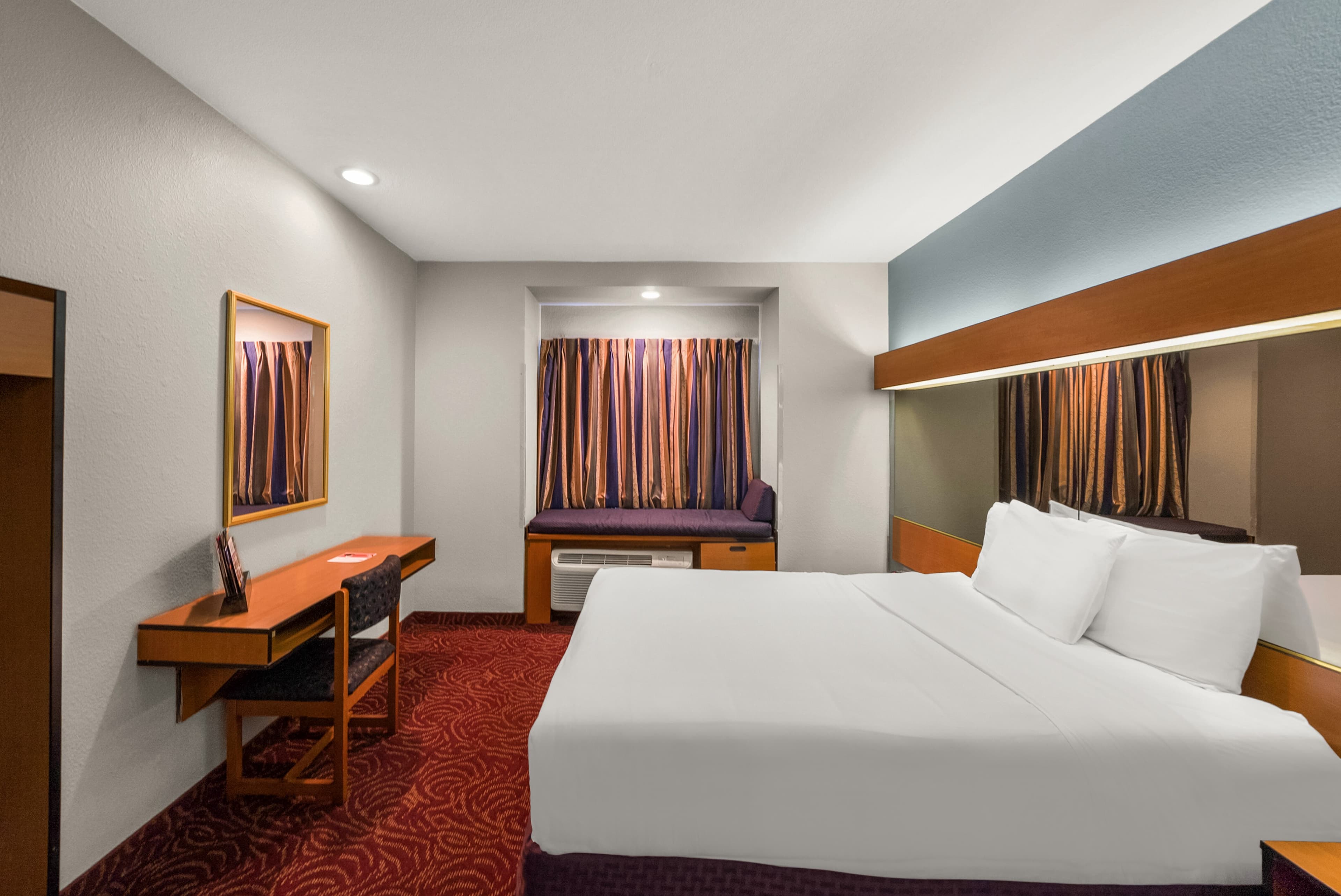 Econo Lodge Inn & Suites Mesquite - Dallas East - Image 4