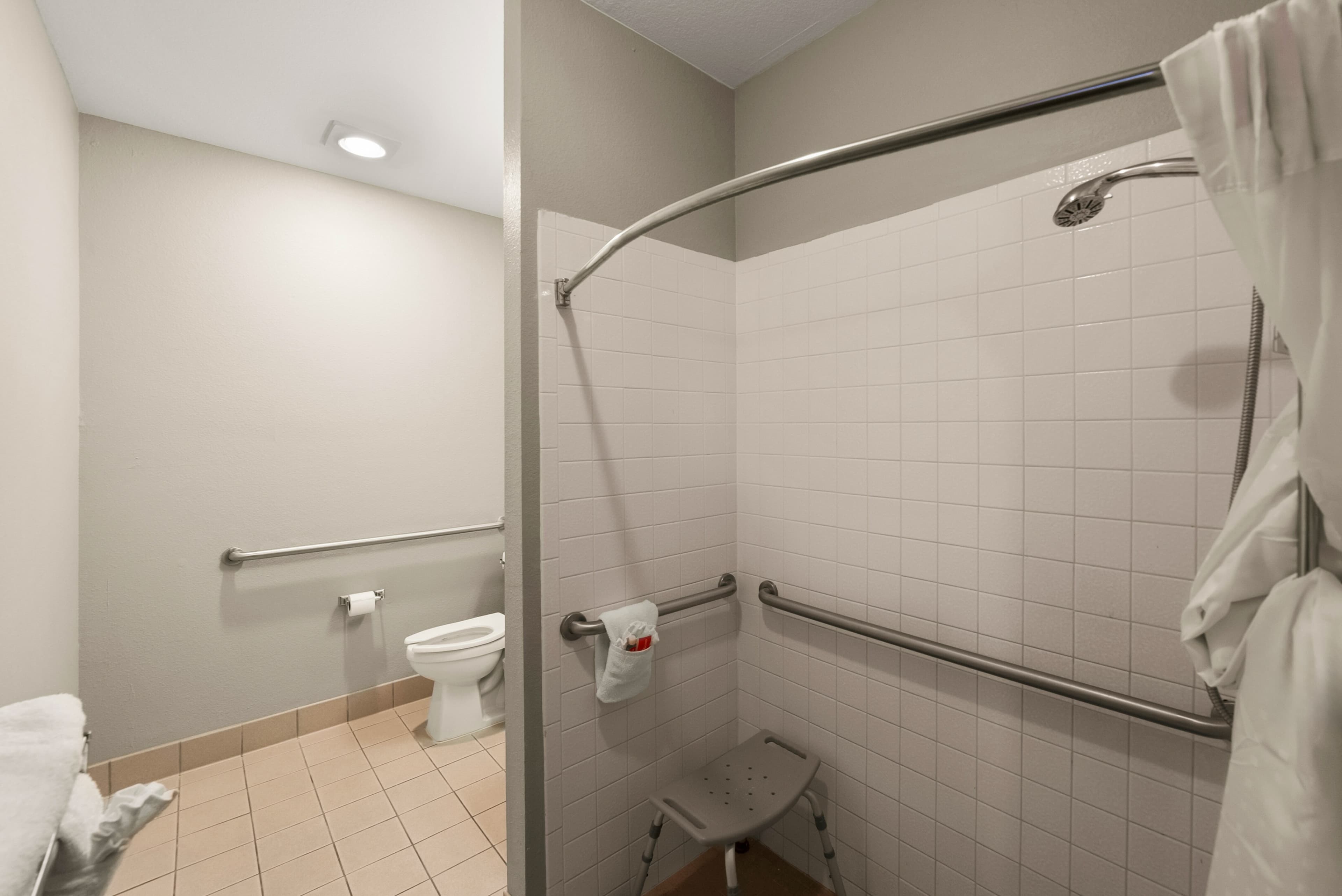 Econo Lodge Inn & Suites Mesquite - Dallas East — 7