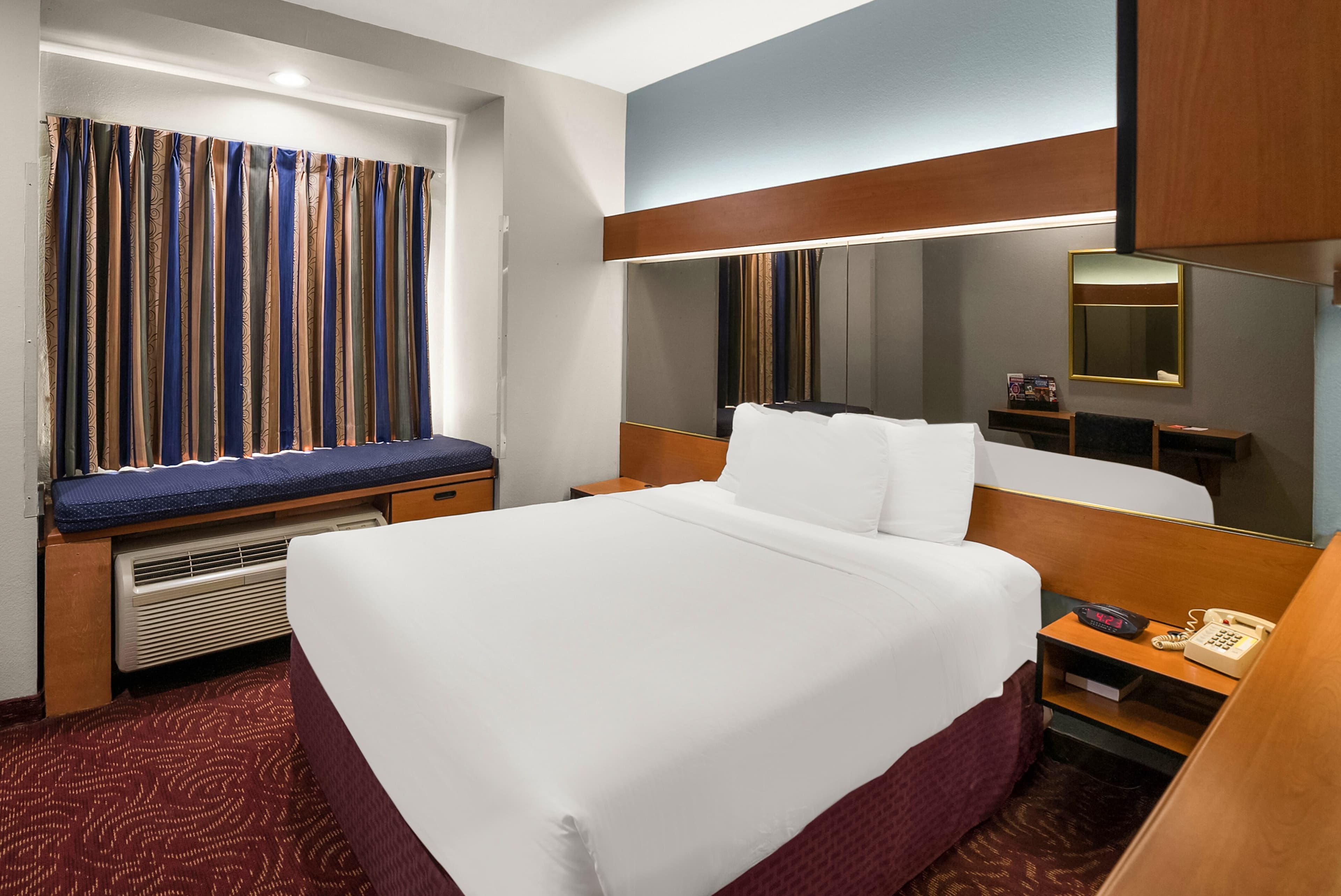 Econo Lodge Inn & Suites Mesquite - Dallas East — 9
