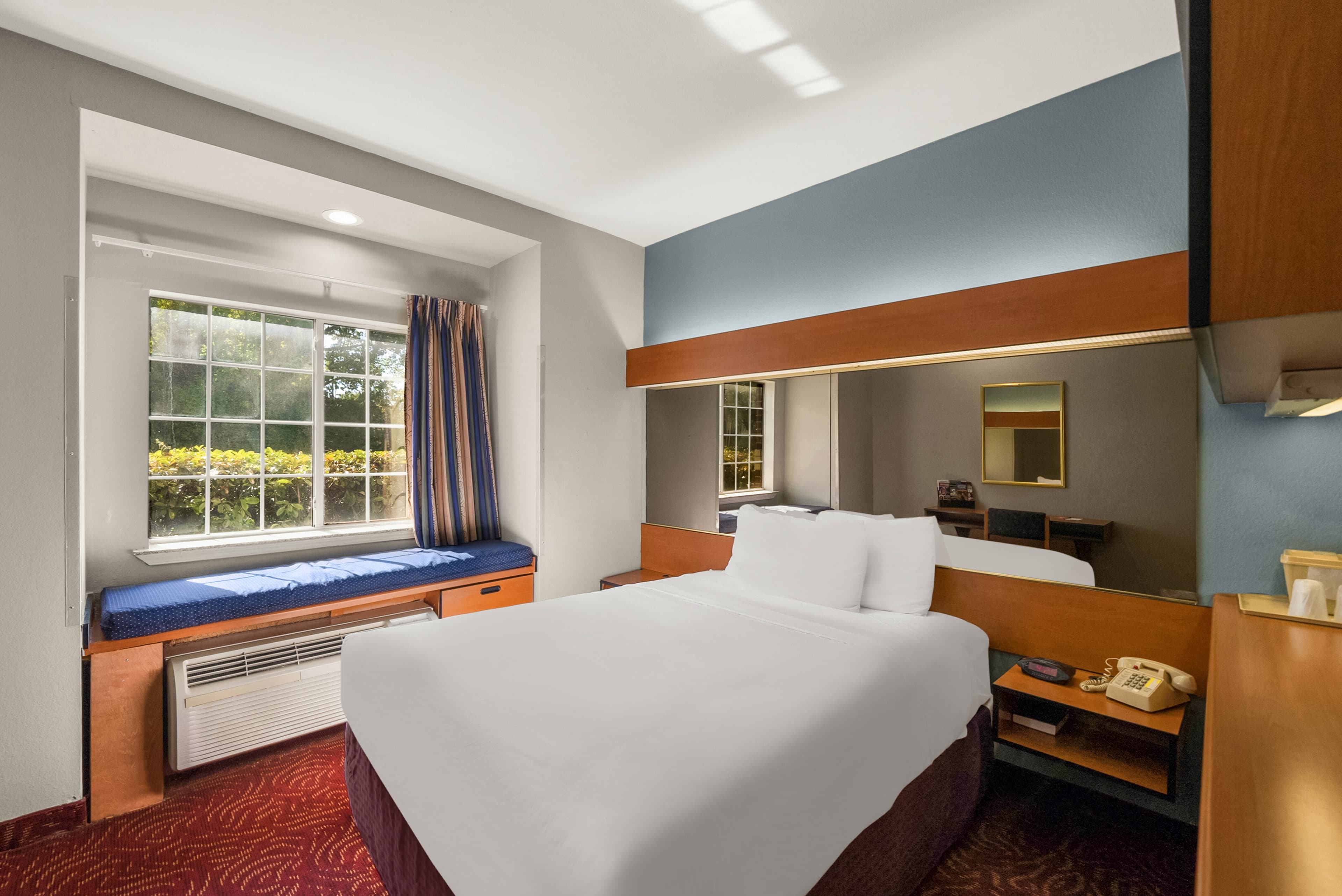Econo Lodge Inn & Suites Mesquite - Dallas East — 12