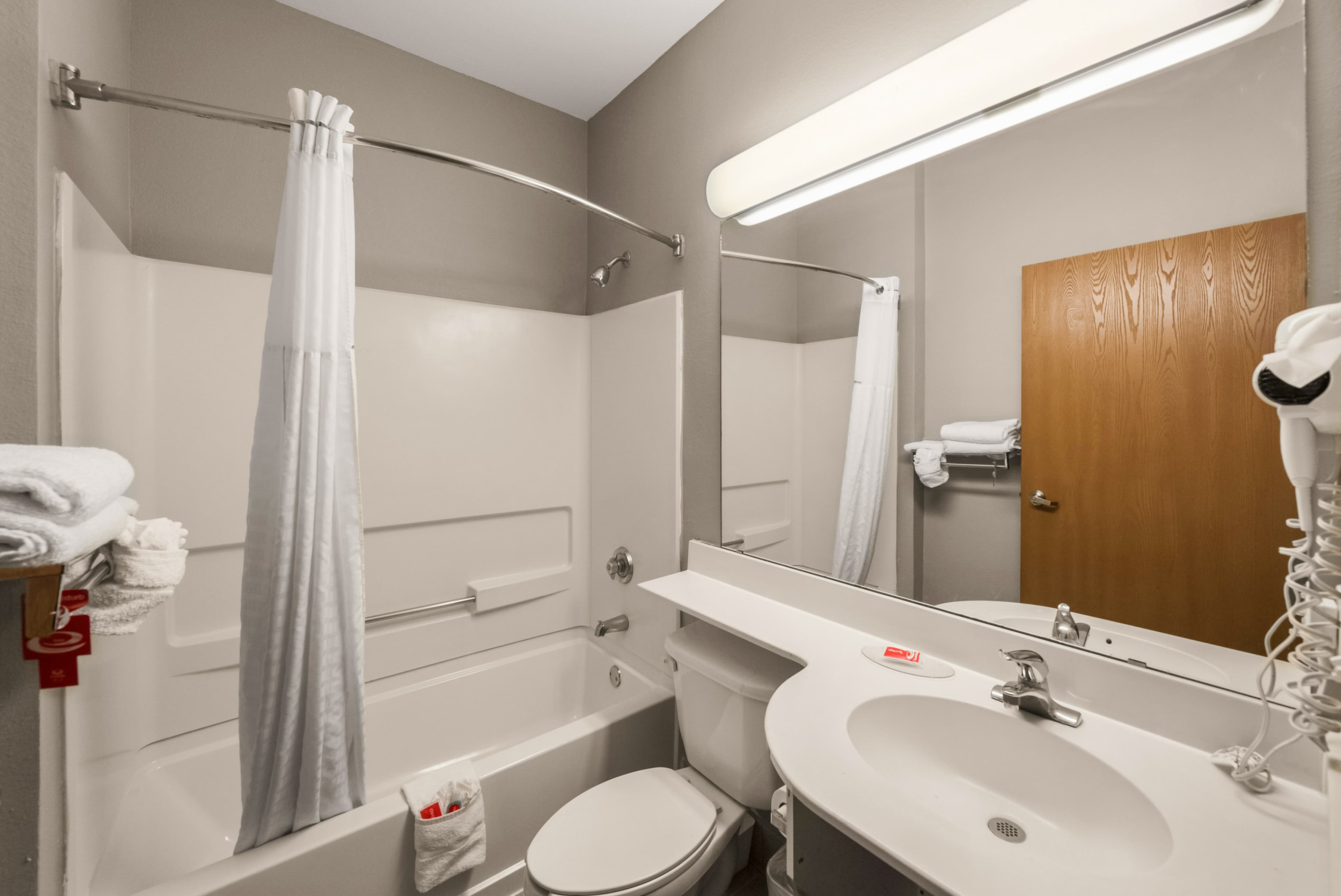 Econo Lodge Inn & Suites Mesquite - Dallas East — 13