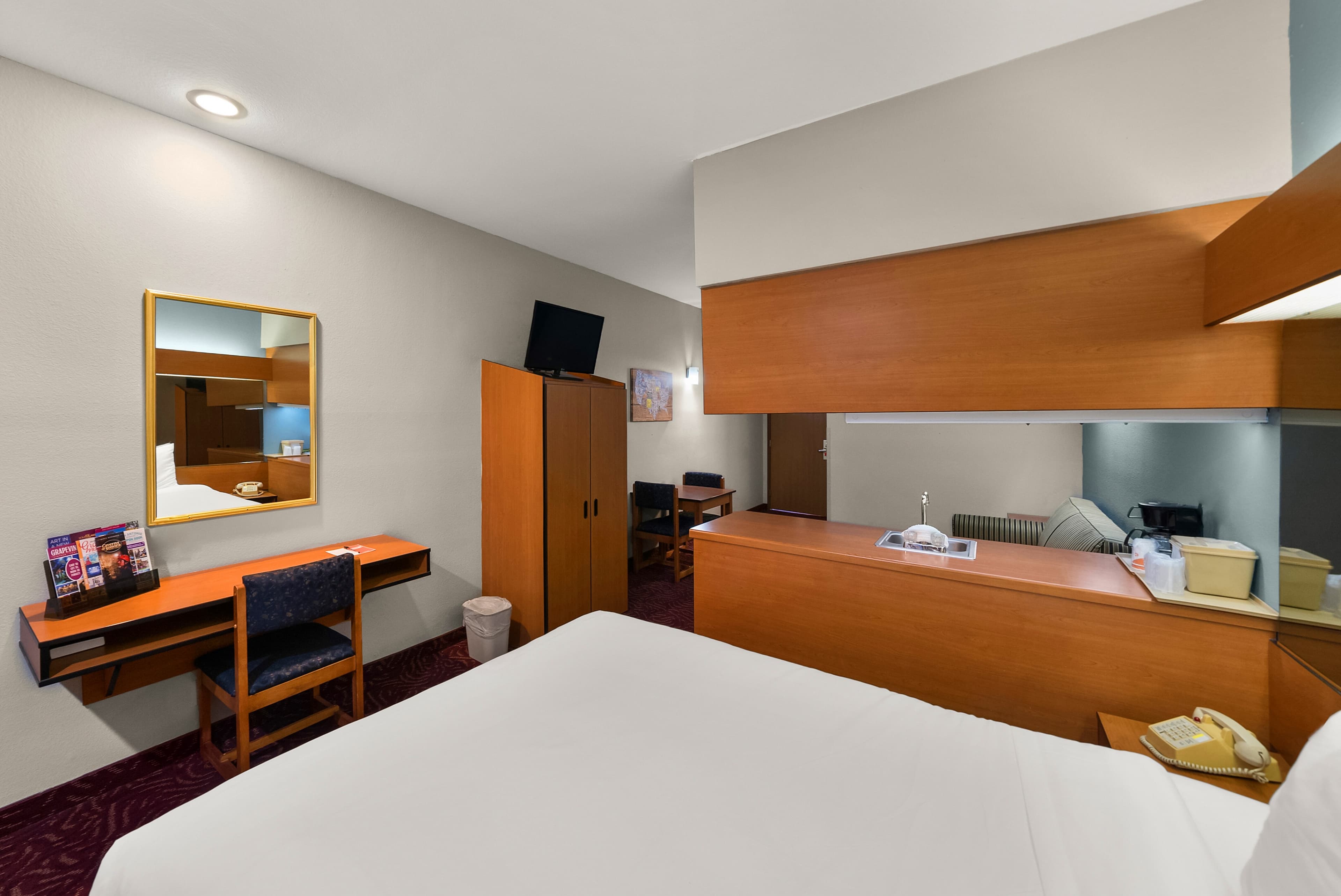 Econo Lodge Inn & Suites Mesquite - Dallas East — 25
