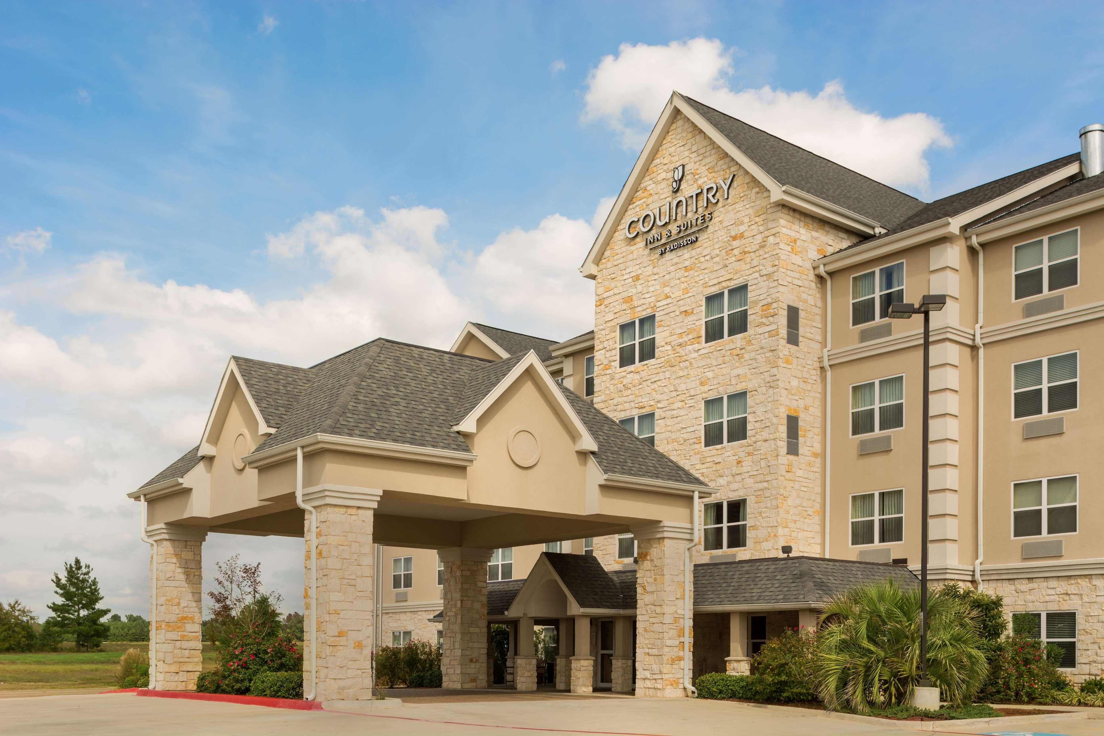 Country Inn & Suites by Radisson, Texarkana, TX - Image 1