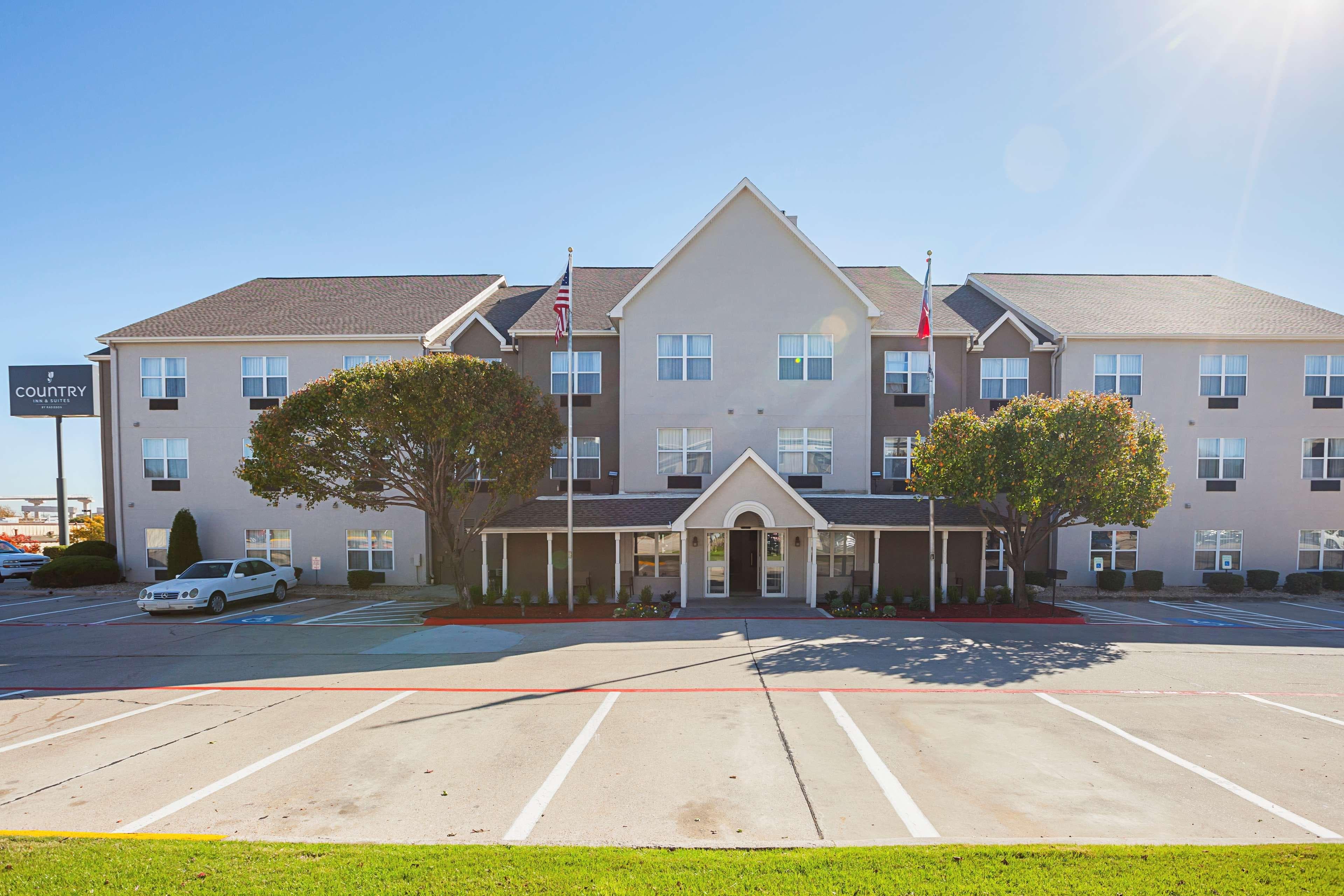 Country Inn & Suites by Radisson, Lewisville, TX - Image 1