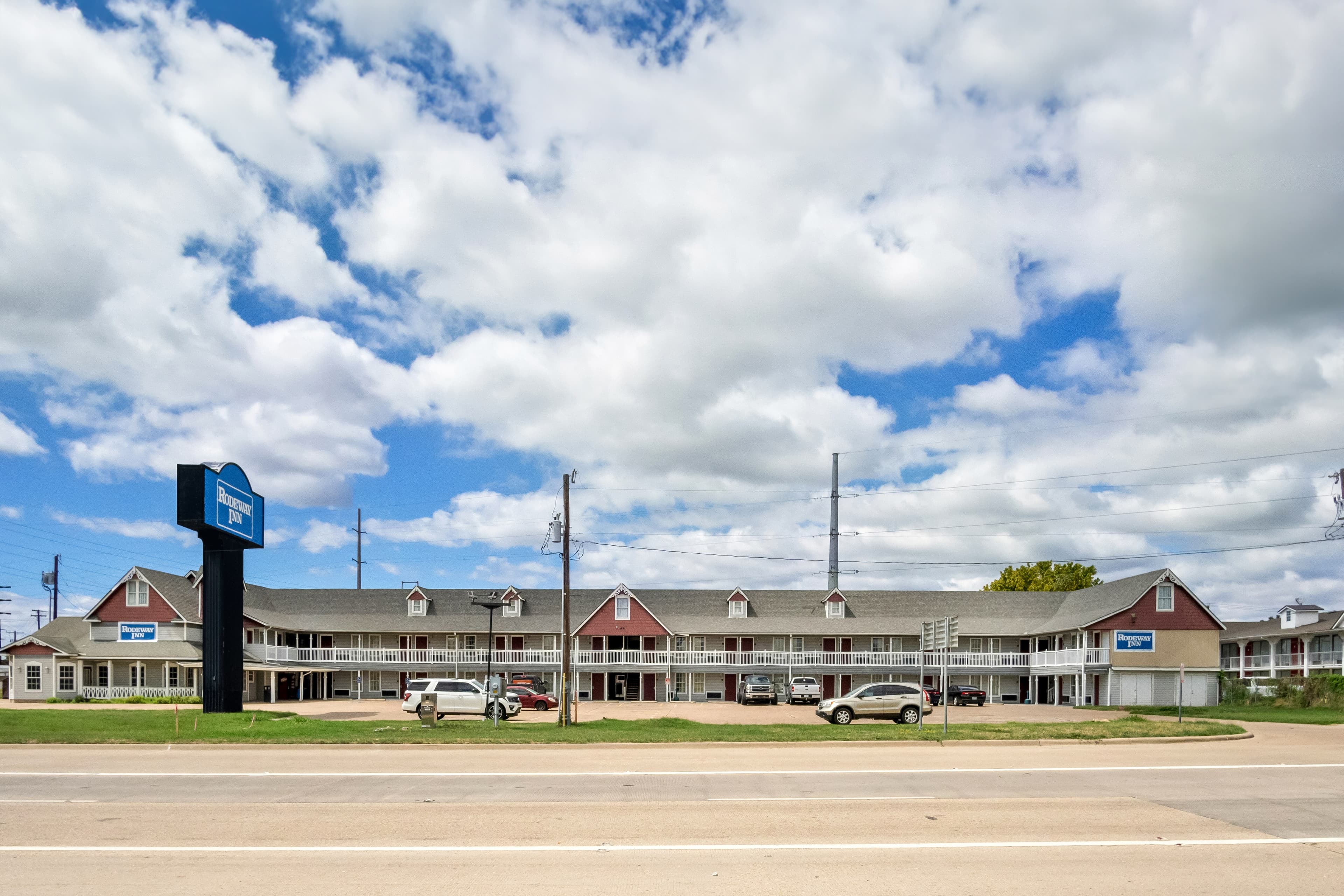 Rodeway Inn Waco Downtown near University - Image 1