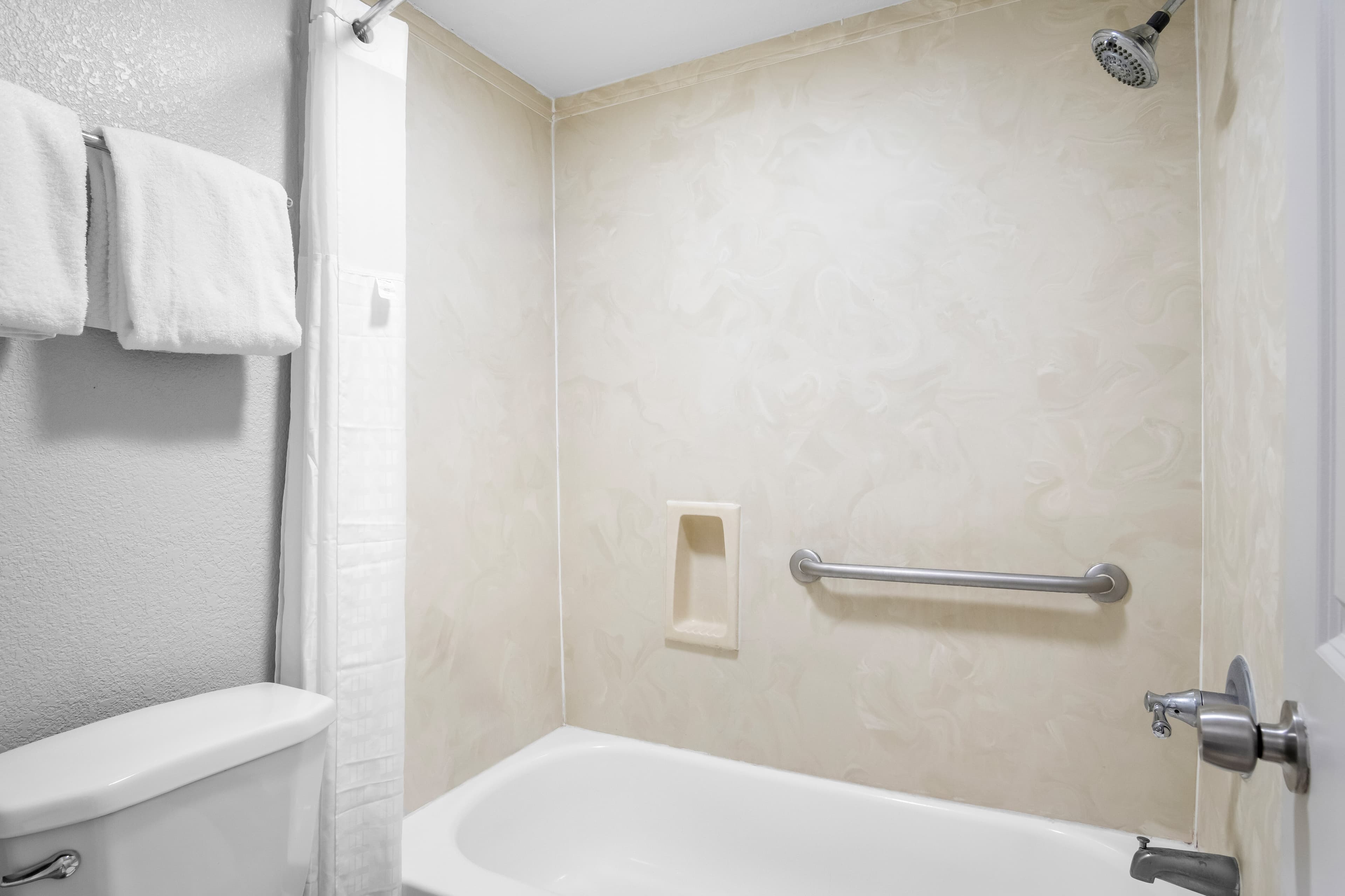 Rodeway Inn Waco Downtown near University — 8