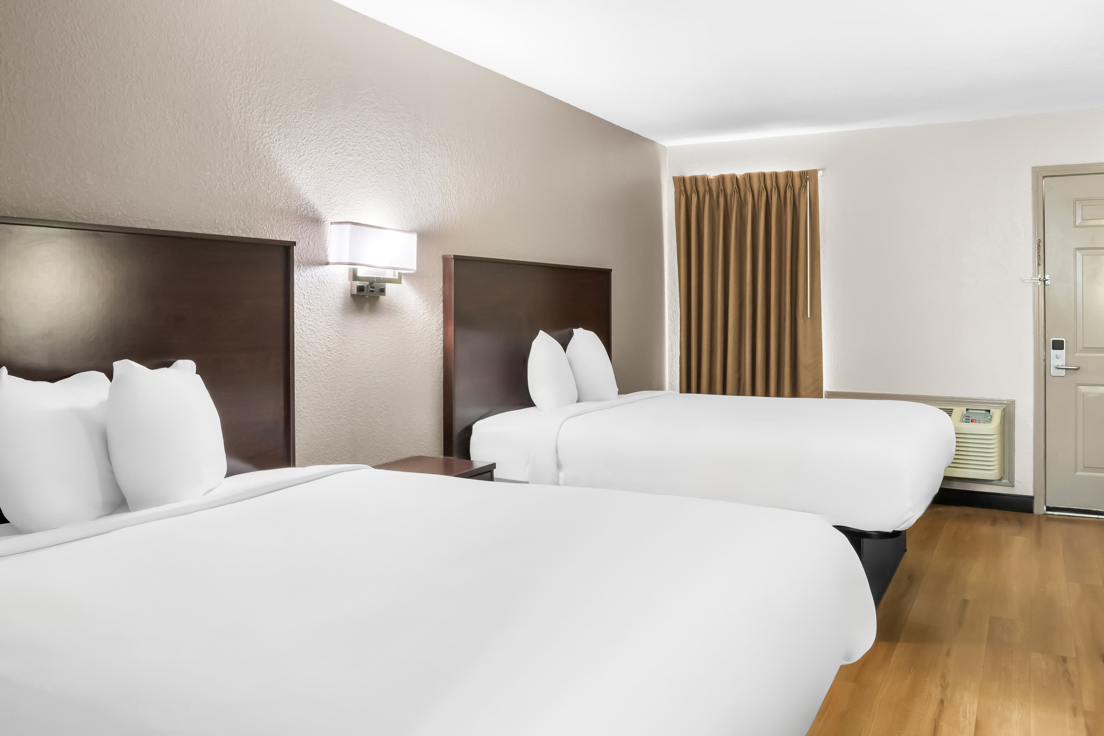 Rodeway Inn Waco Downtown near University - Image 3