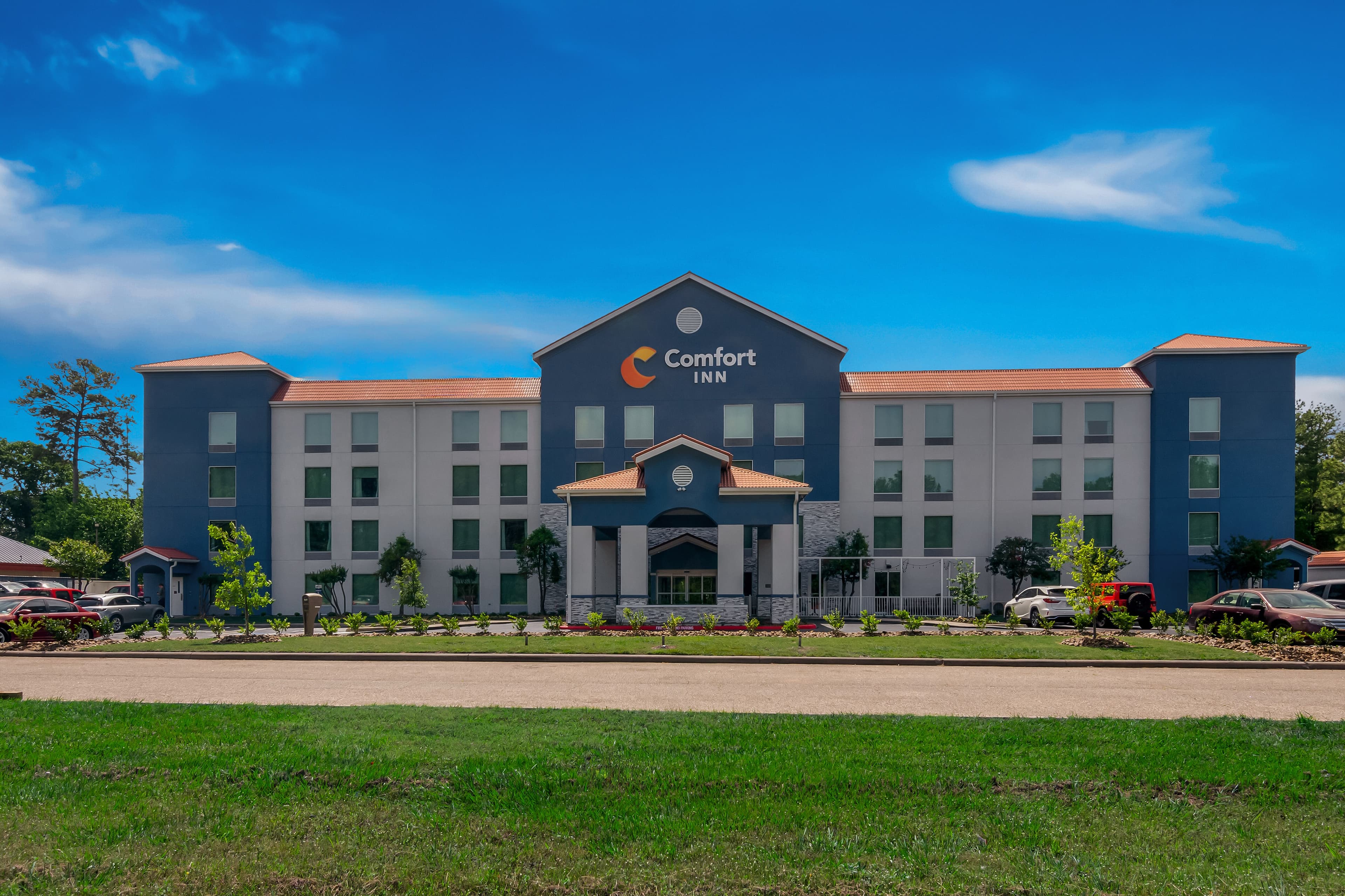 Comfort Inn Conroe - Image 1