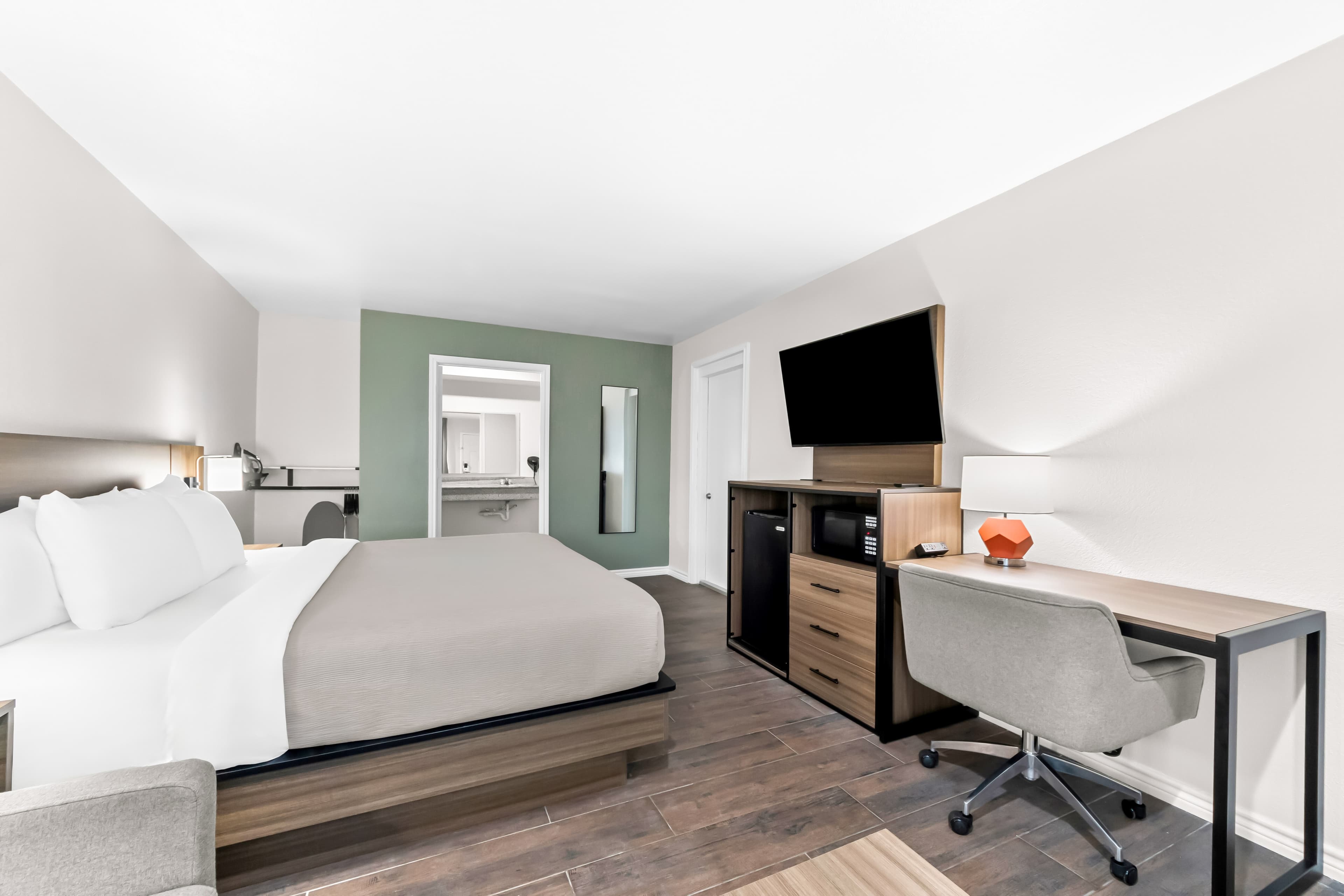 Quality Inn & Suites Port Lavaca near Lighthouse Beach — 25