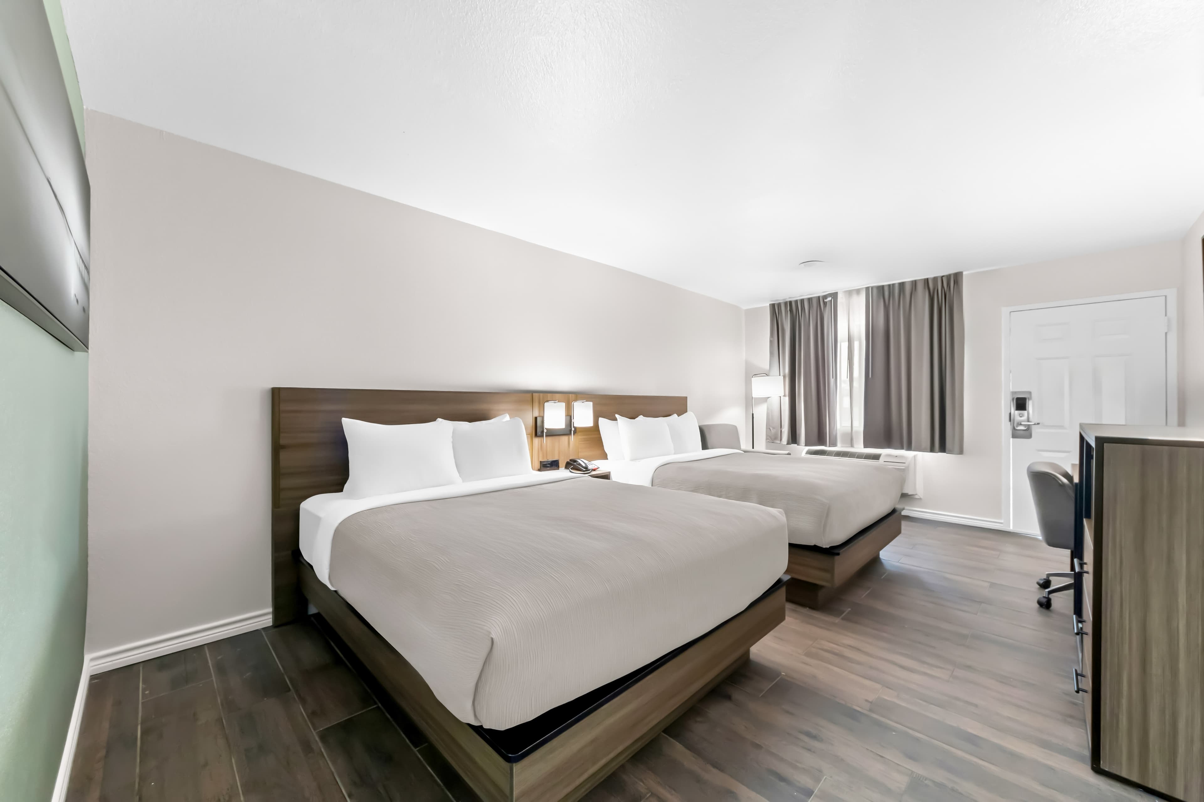 Quality Inn & Suites Port Lavaca near Lighthouse Beach — 9