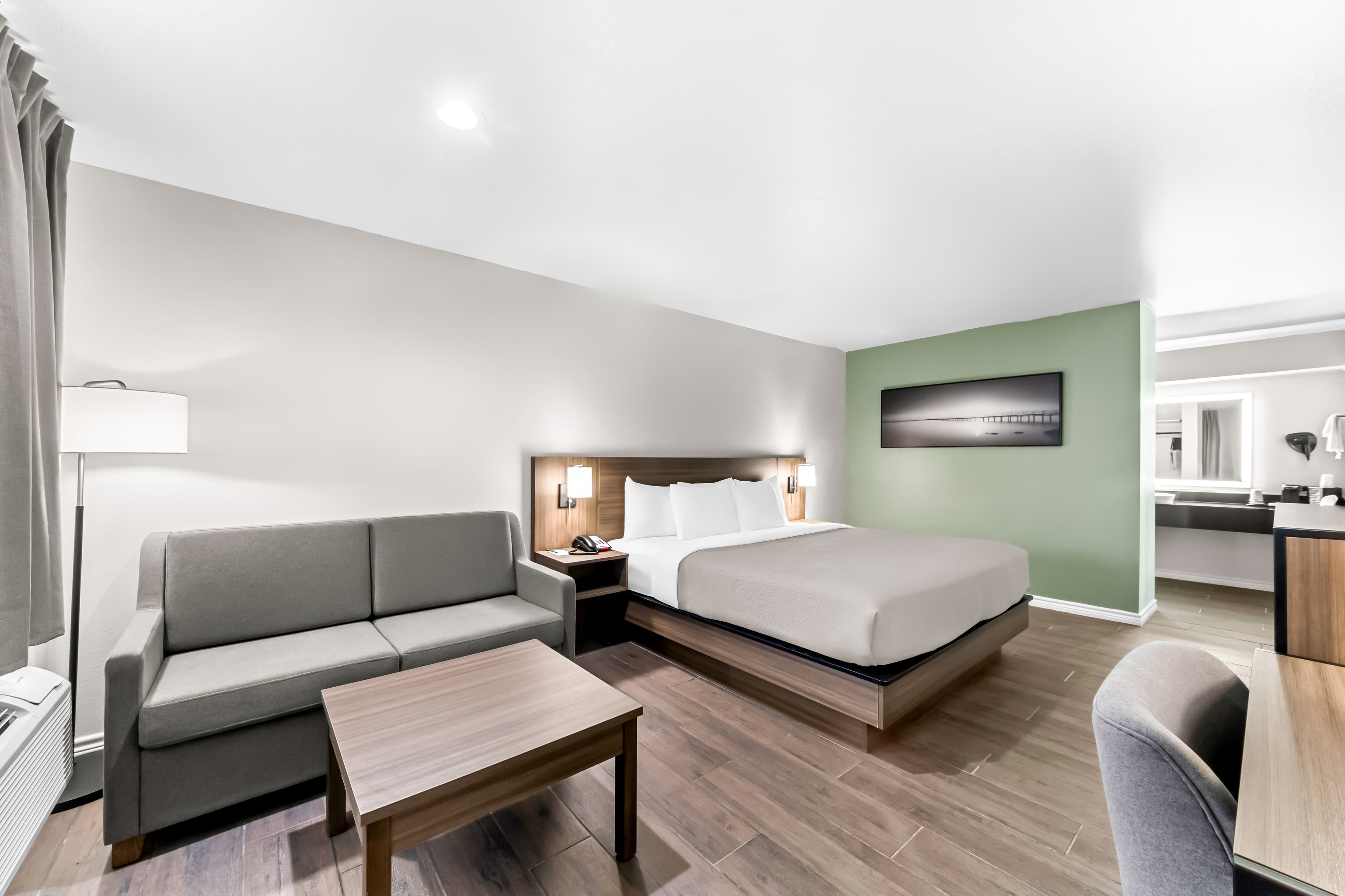 Quality Inn & Suites Port Lavaca near Lighthouse Beach — 20