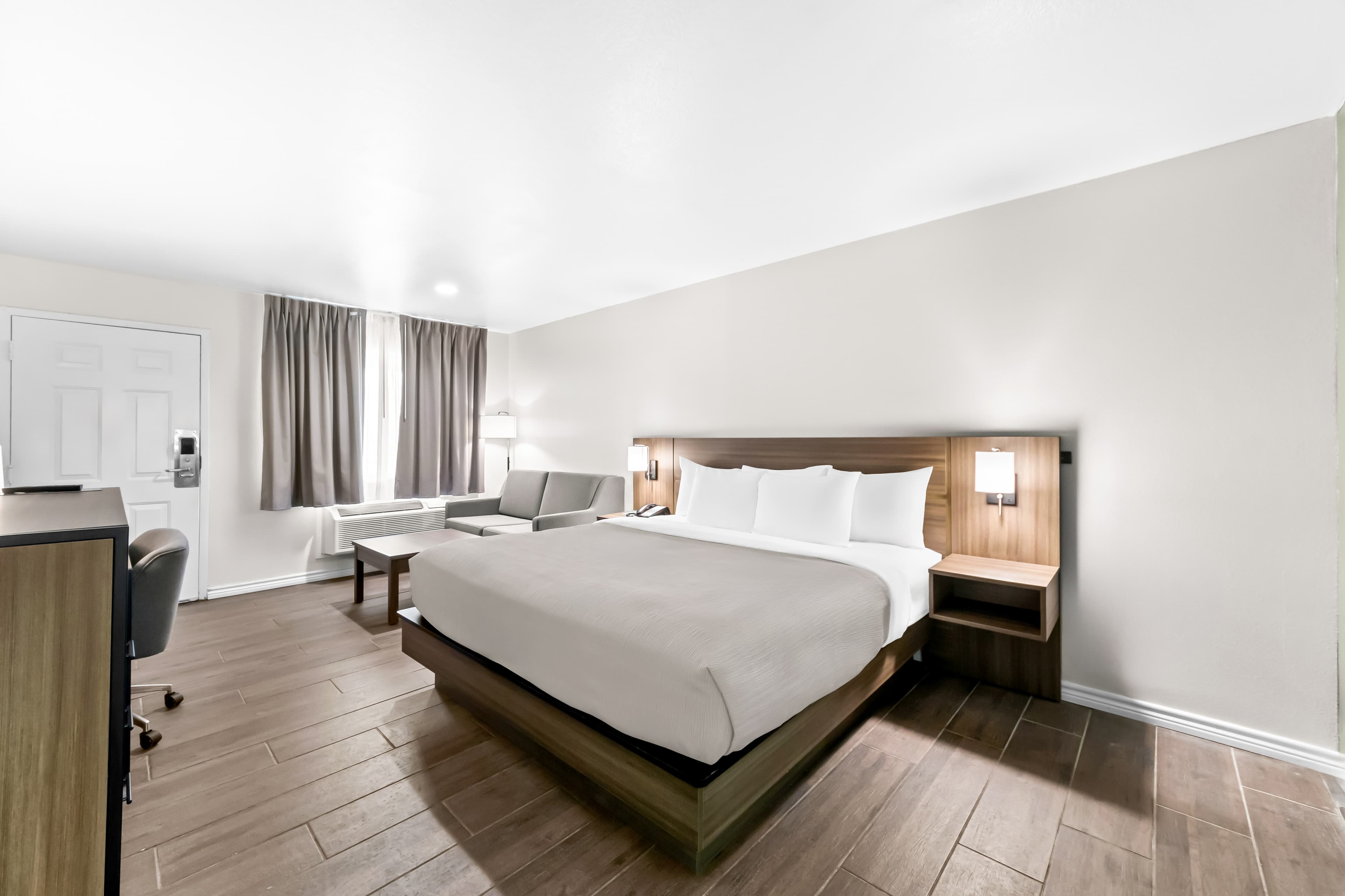 Quality Inn & Suites Port Lavaca near Lighthouse Beach — 21