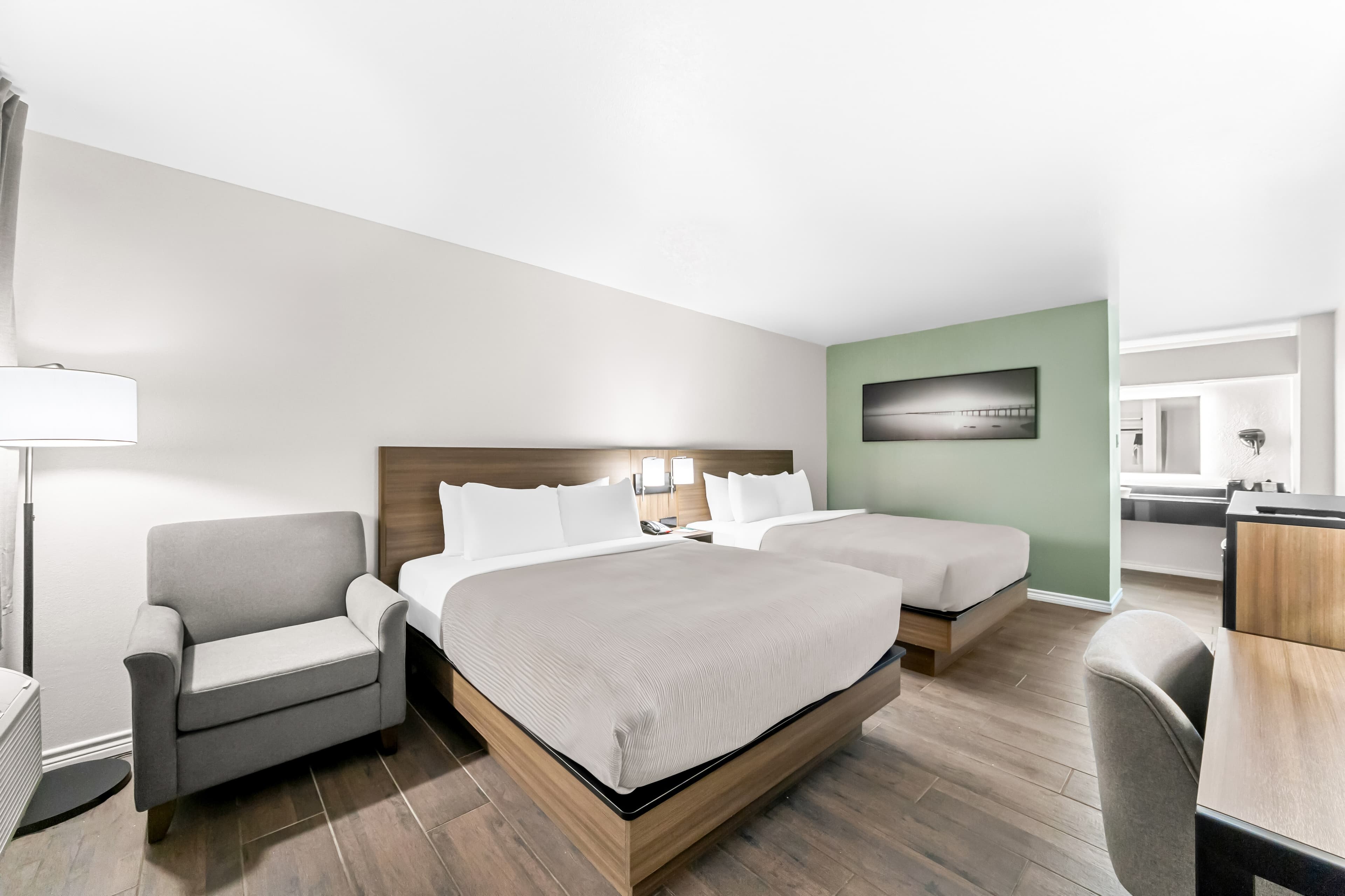 Quality Inn & Suites Port Lavaca near Lighthouse Beach — 28