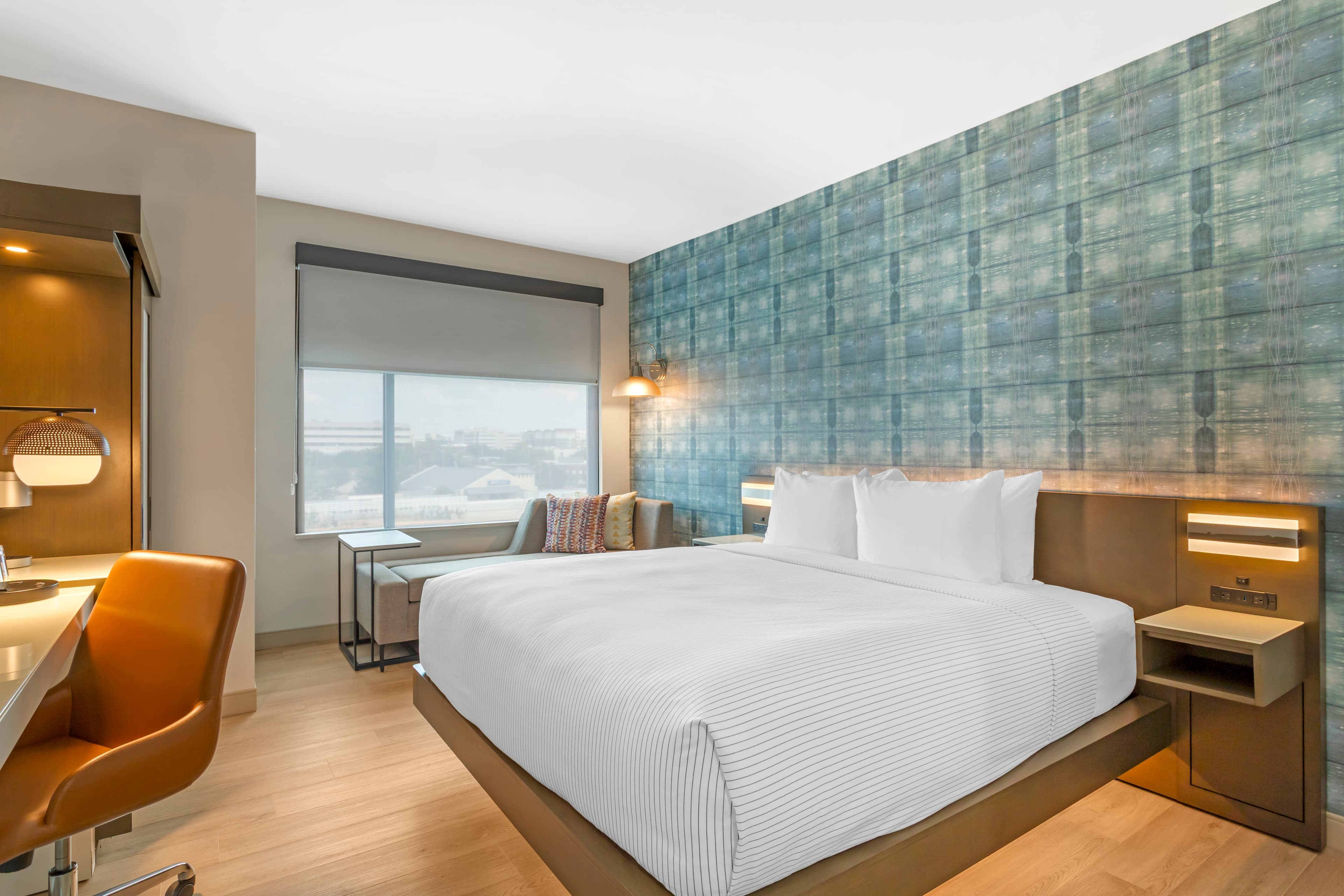 Cambria Hotel Fort Worth - Medical Center - Image 2