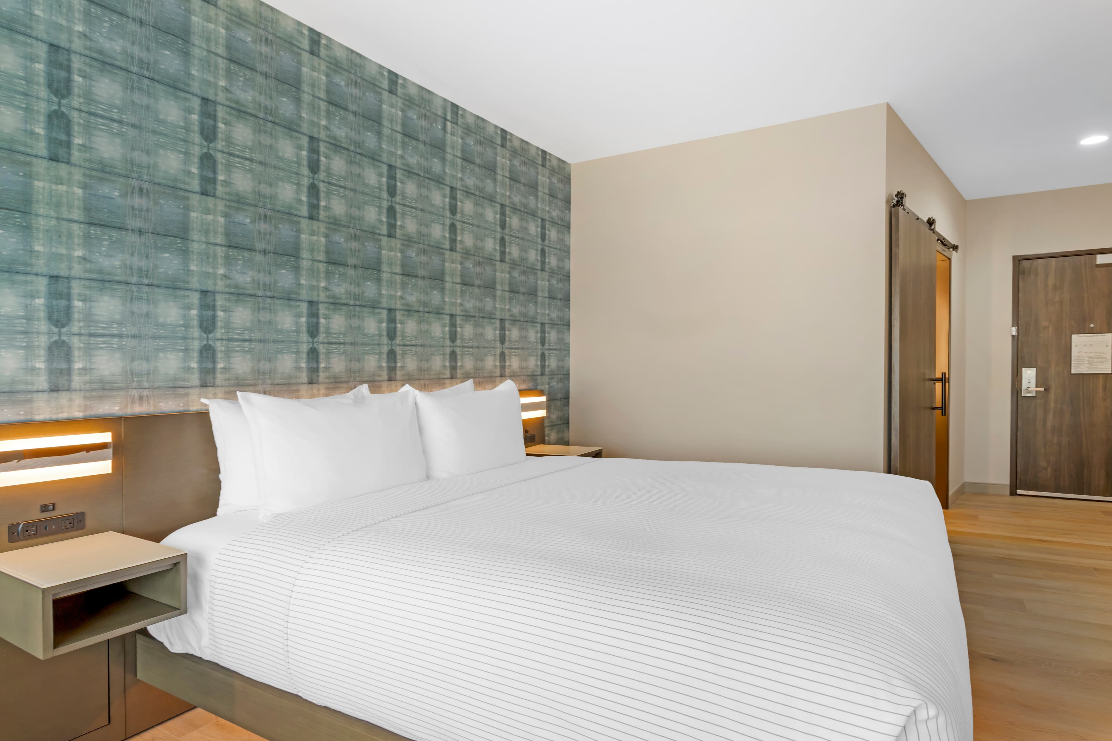 Cambria Hotel Fort Worth - Medical Center - Image 3