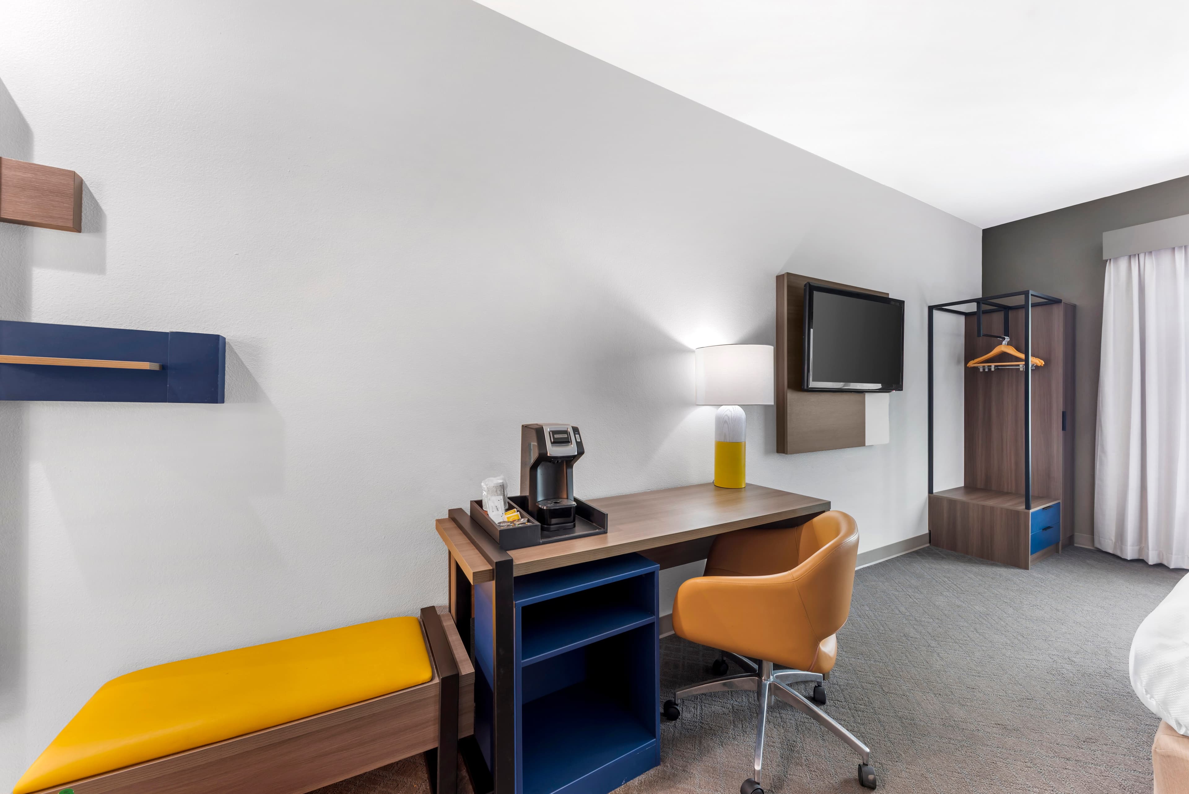 Comfort Inn & Suites Schulenburg - Image 4
