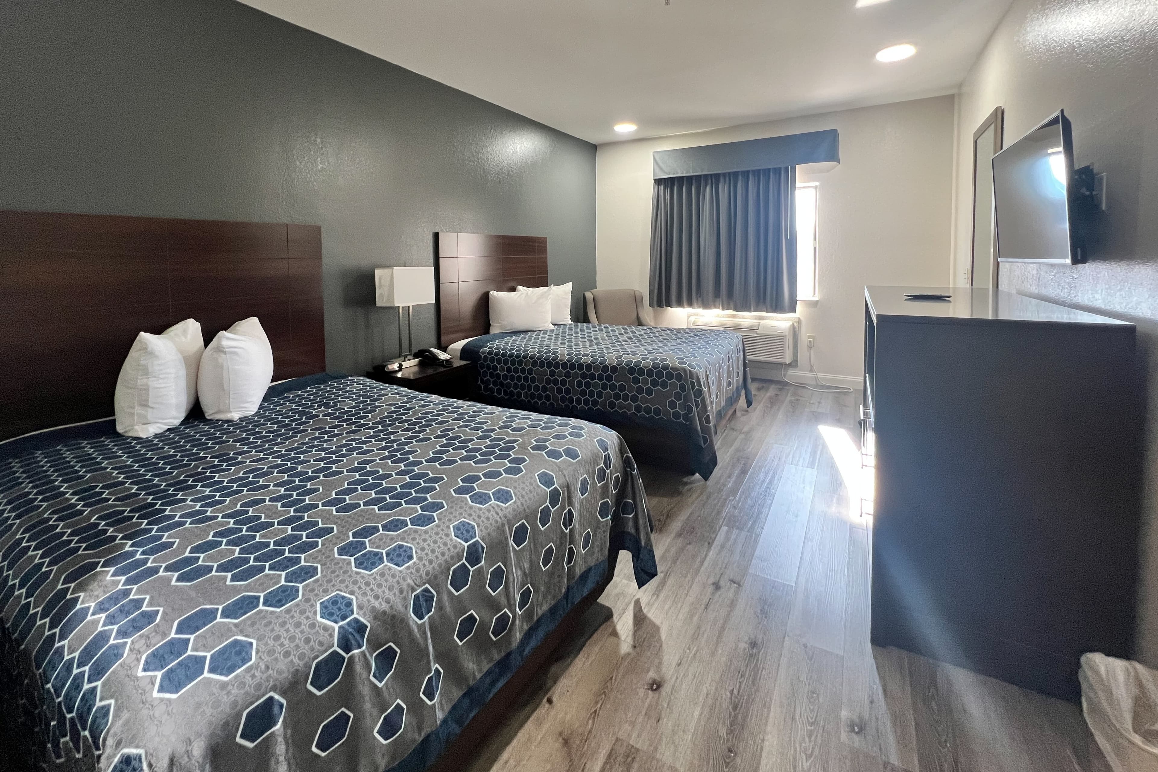 Econo Lodge Beaumont I-10 South — 16