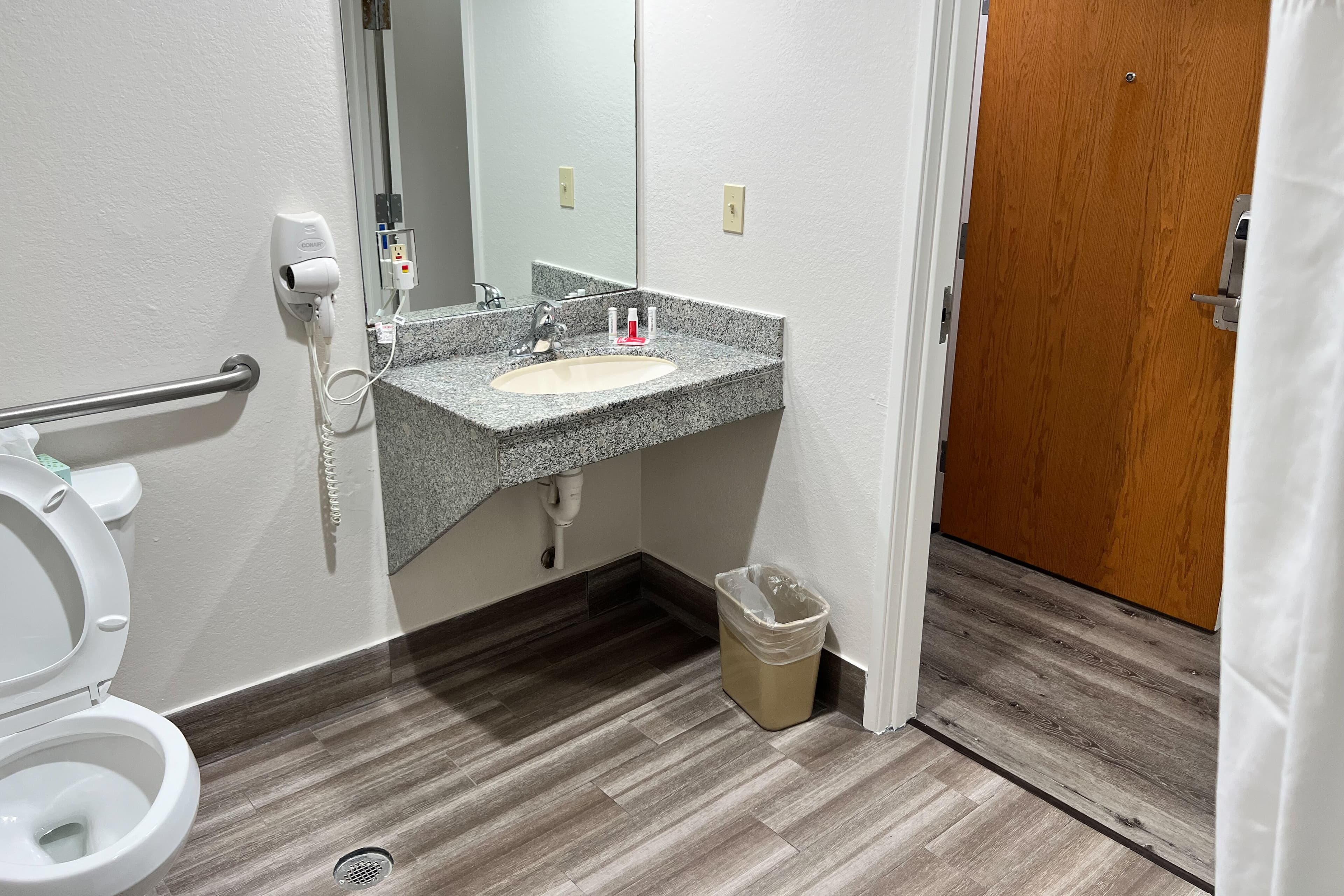 Econo Lodge Beaumont I-10 South - Image 4