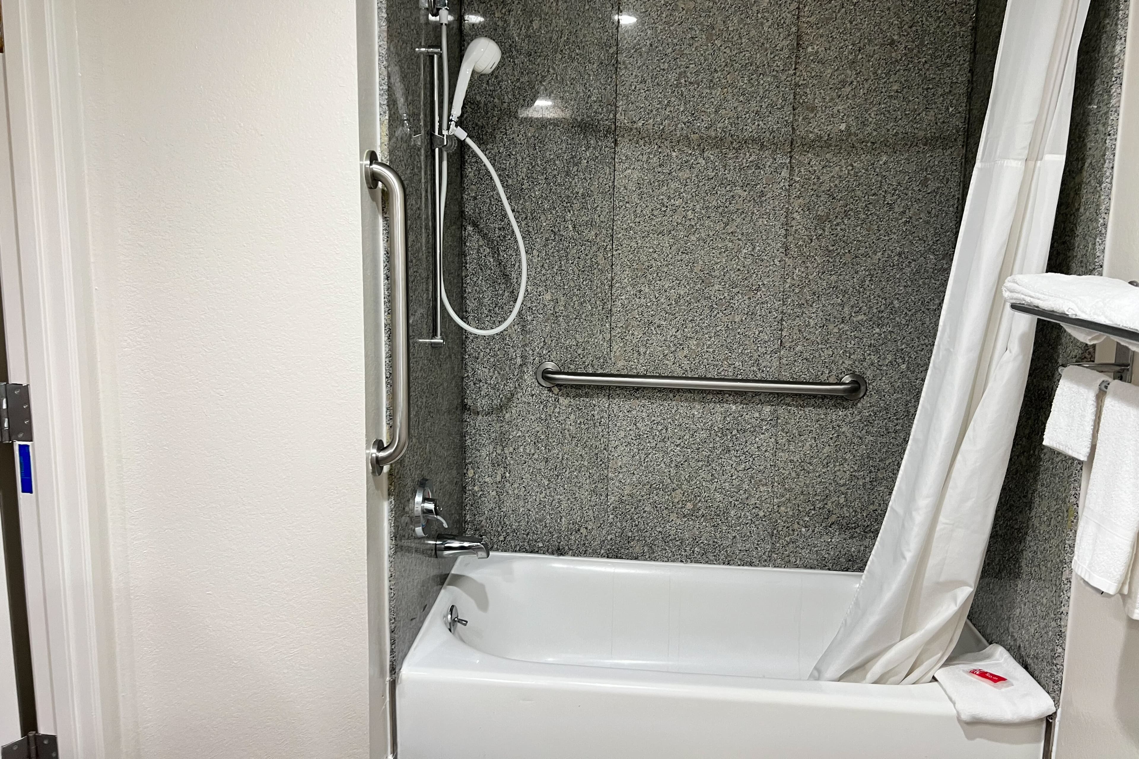 Econo Lodge Beaumont I-10 South — 7