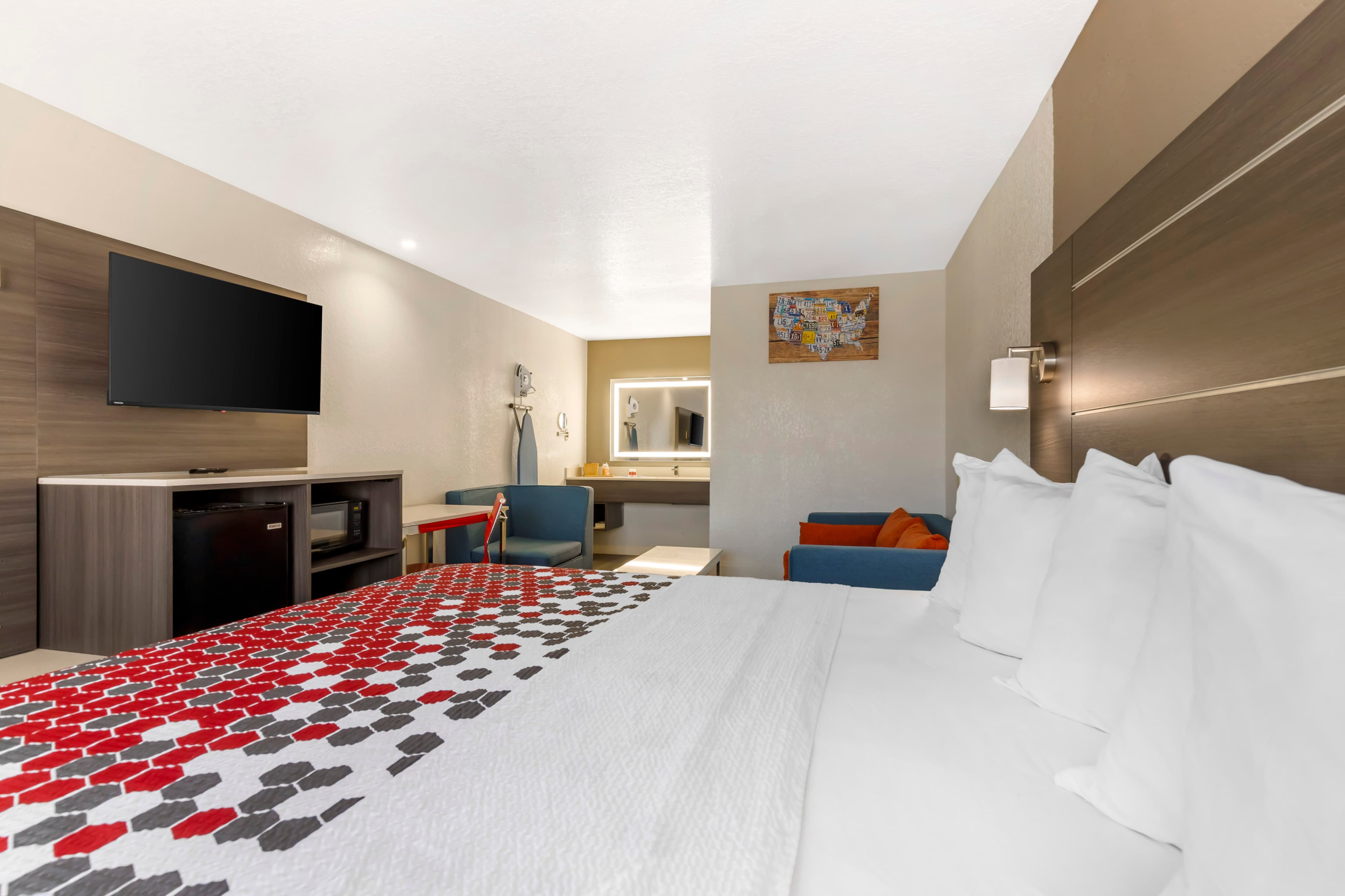 Econo Lodge Inn & Suites Near Lackland AFB — 12
