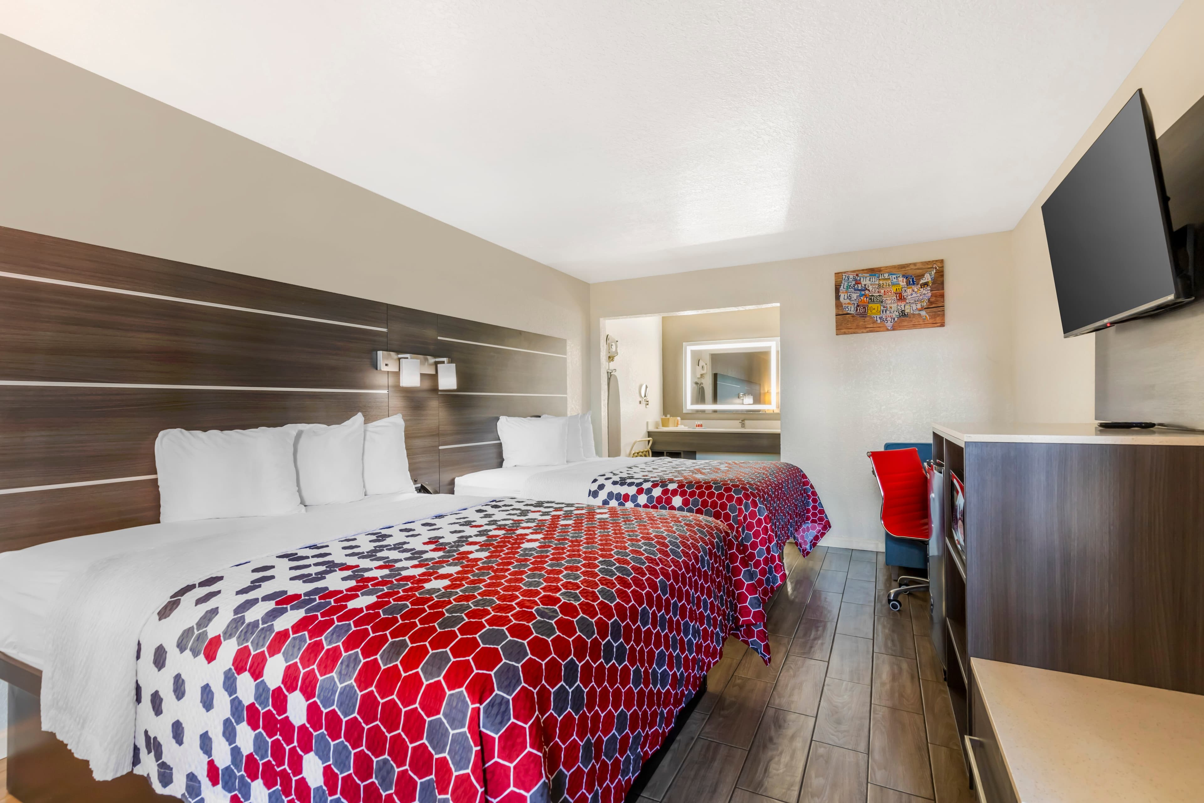 Econo Lodge Inn & Suites Near Lackland AFB — 14
