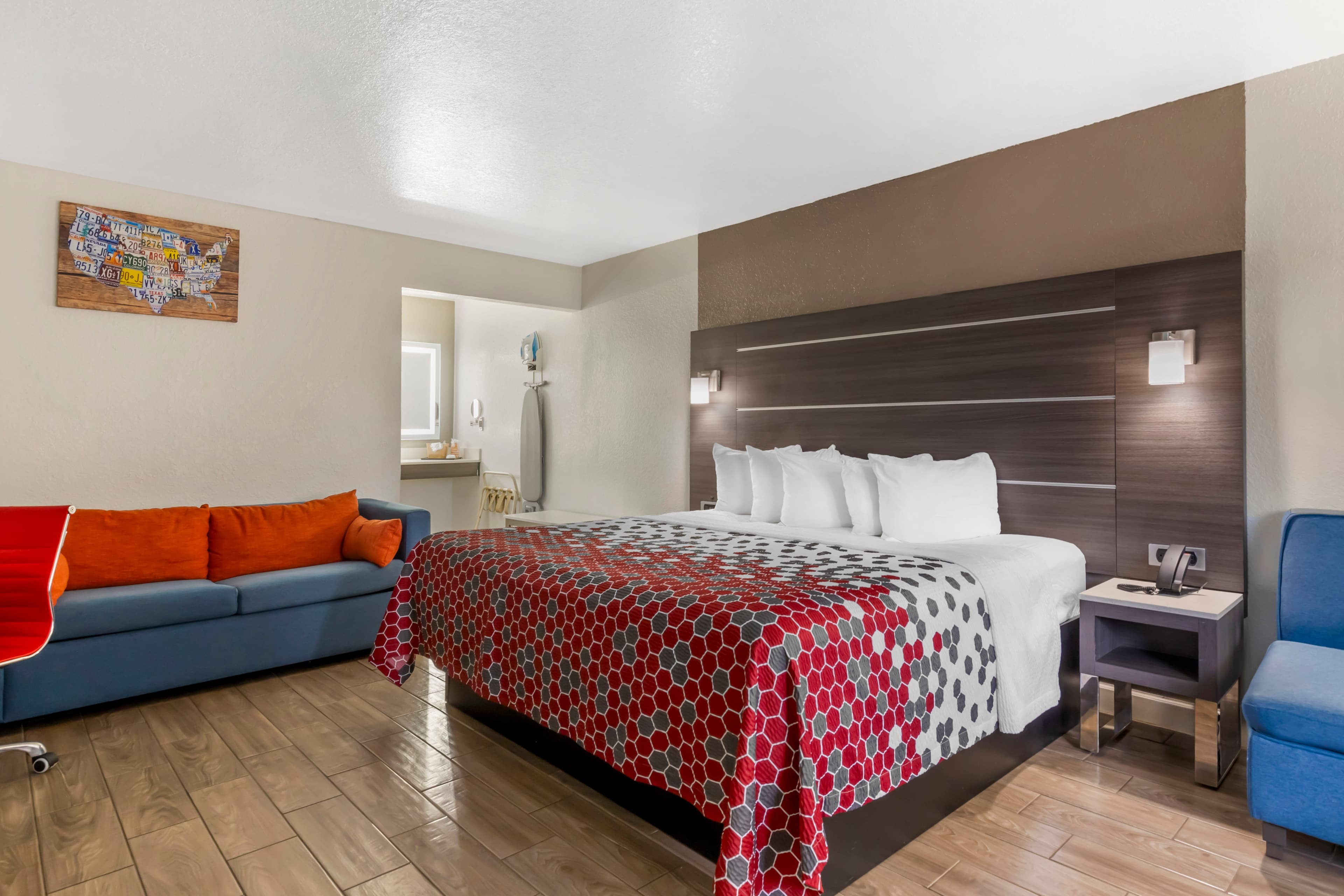 Econo Lodge Inn & Suites Near Lackland AFB — 19