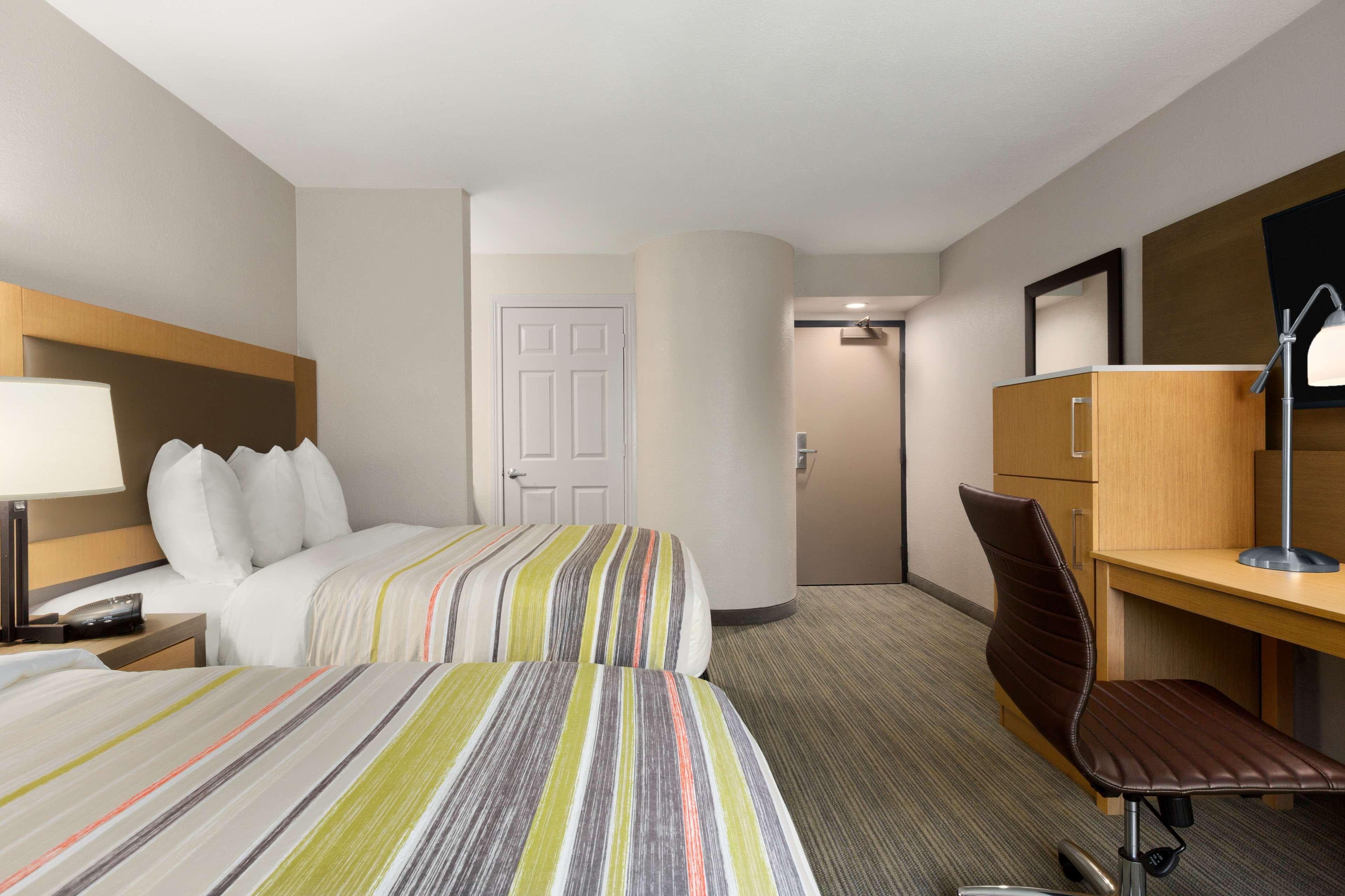 Country Inn & Suites by Radisson, San Antonio Medical Center, TX - Image 2