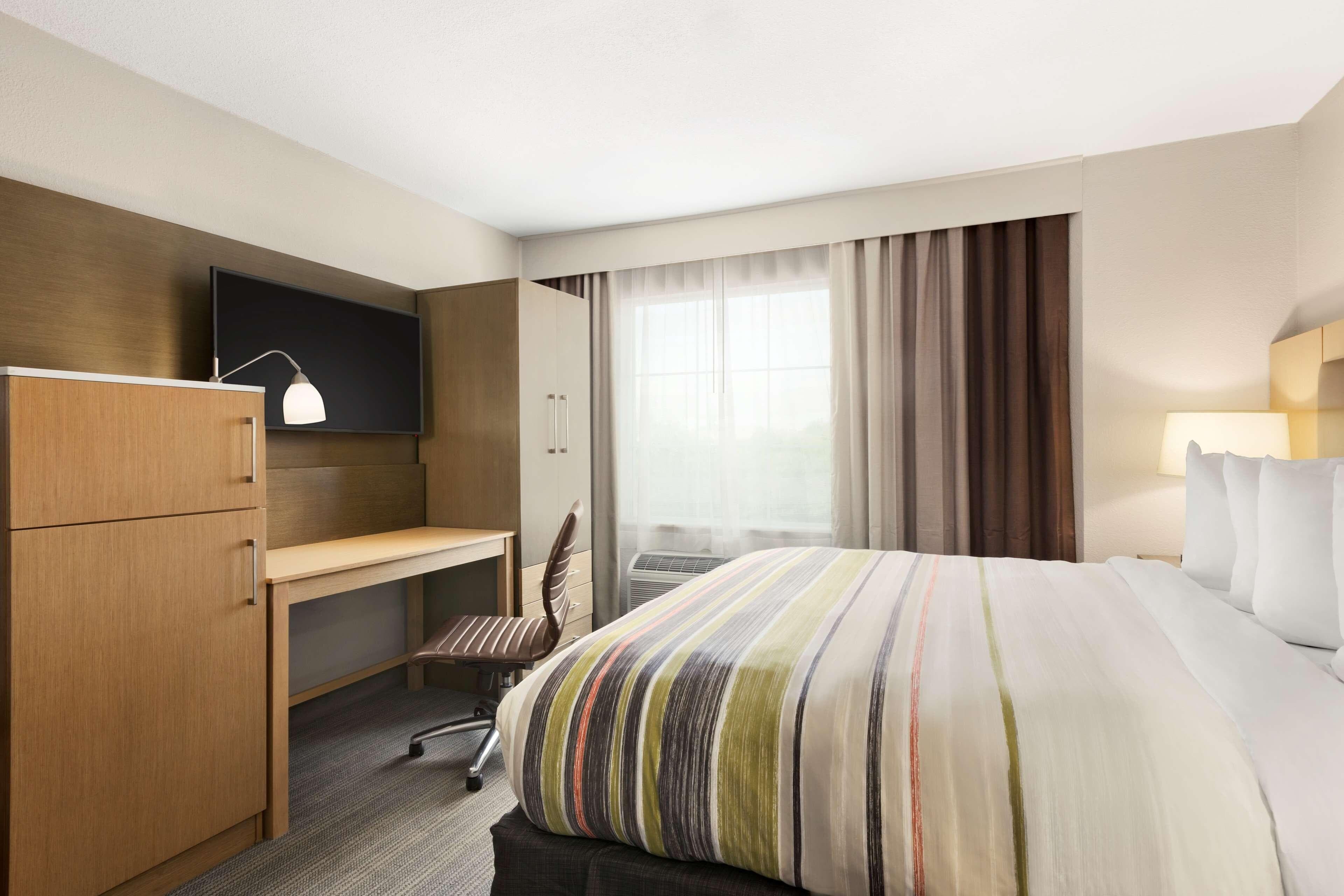 Country Inn & Suites by Radisson, San Antonio Medical Center, TX - Image 5