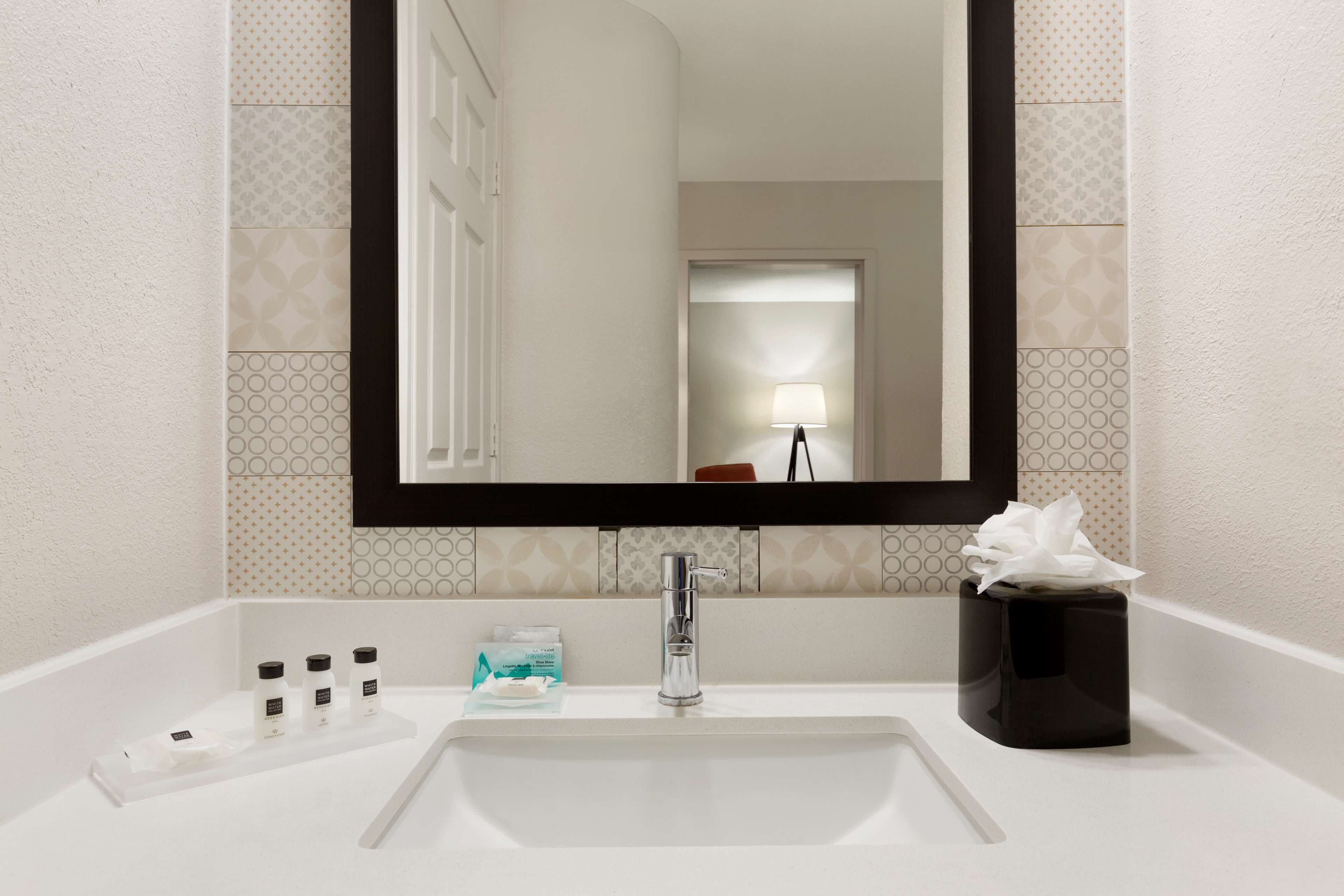Country Inn & Suites by Radisson, San Antonio Medical Center, TX - Image 3