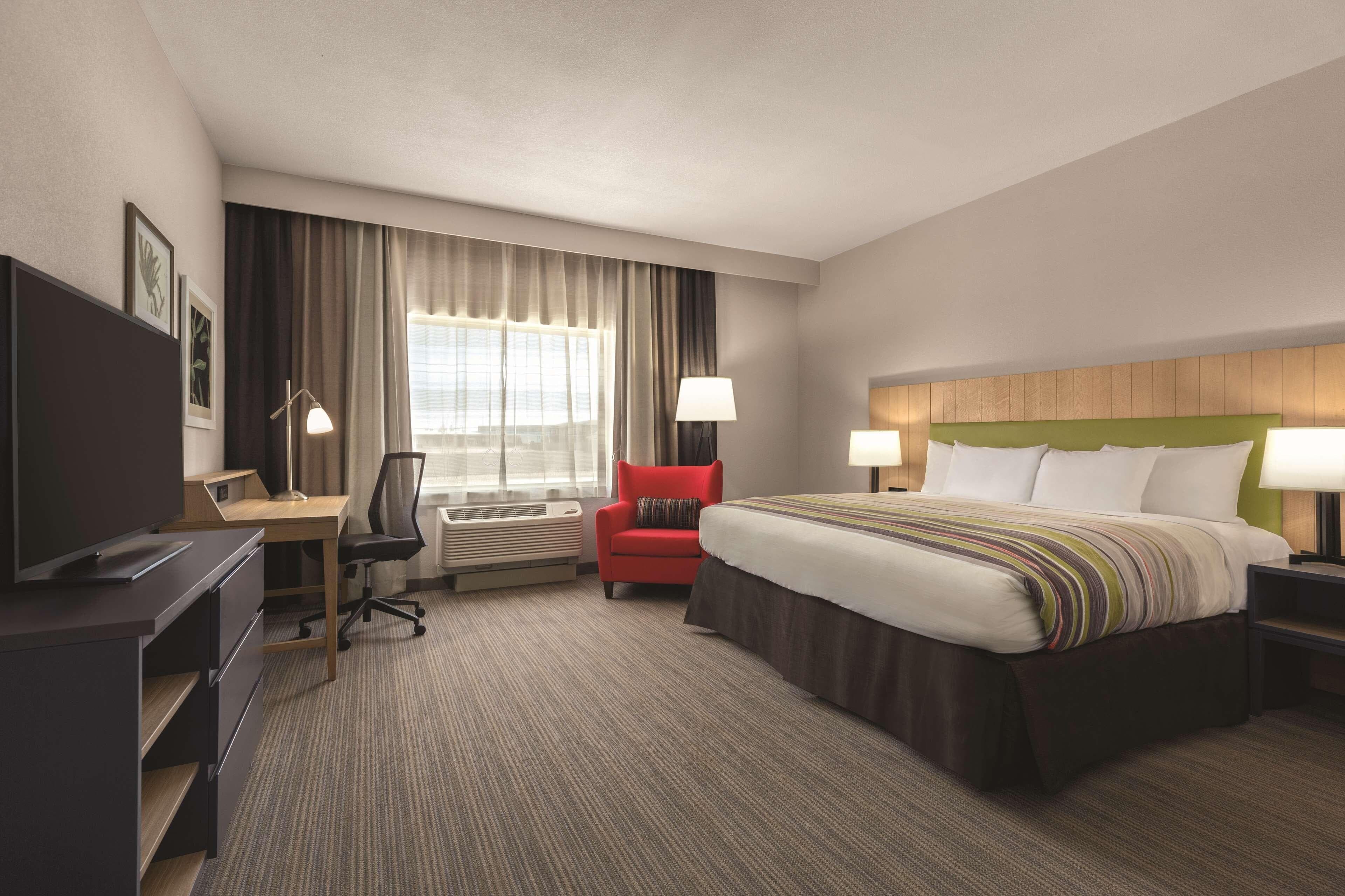 Country Inn & Suites by Radisson, Lubbock Southwest, TX - Image 2