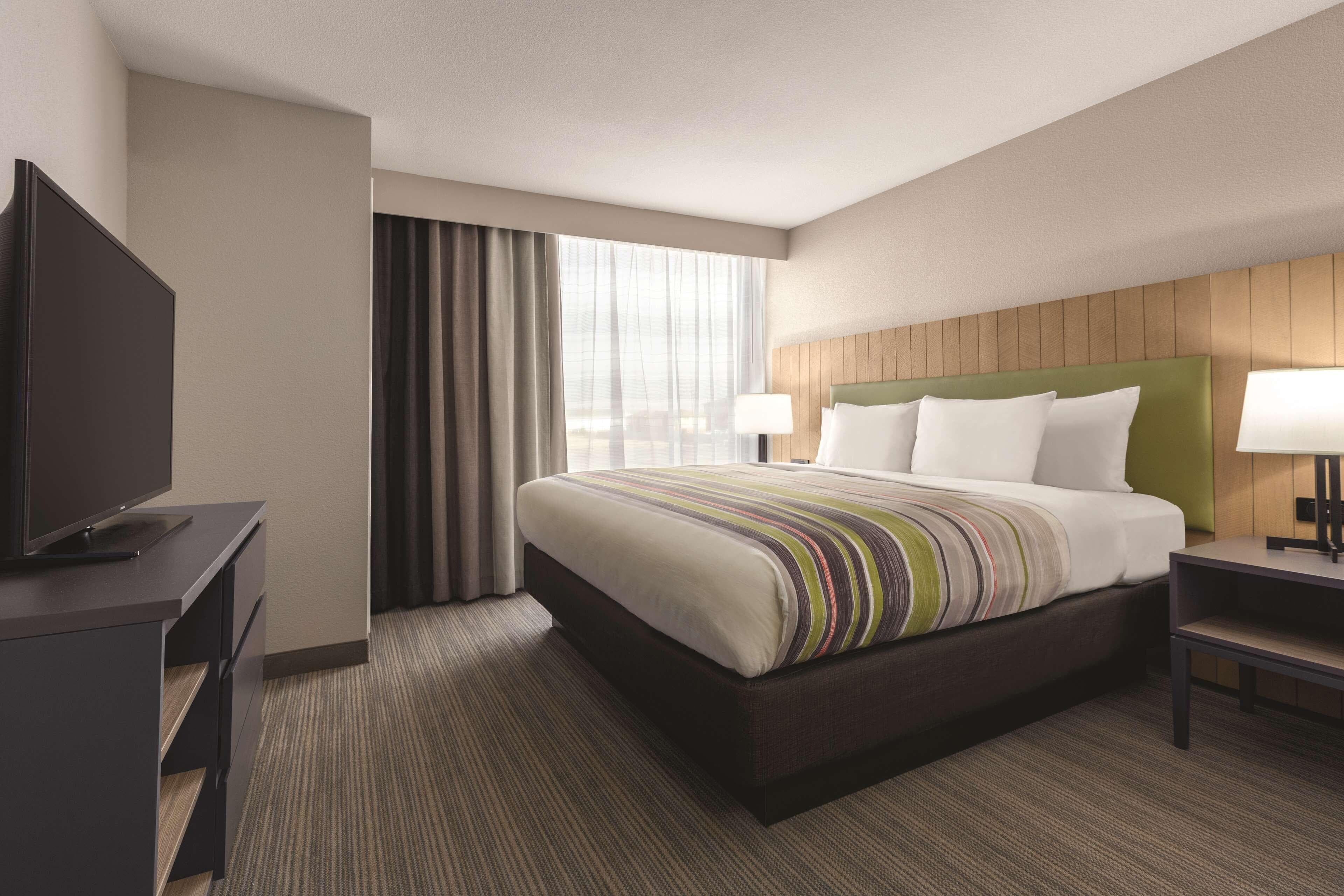 Country Inn & Suites by Radisson, Lubbock Southwest, TX - Image 5