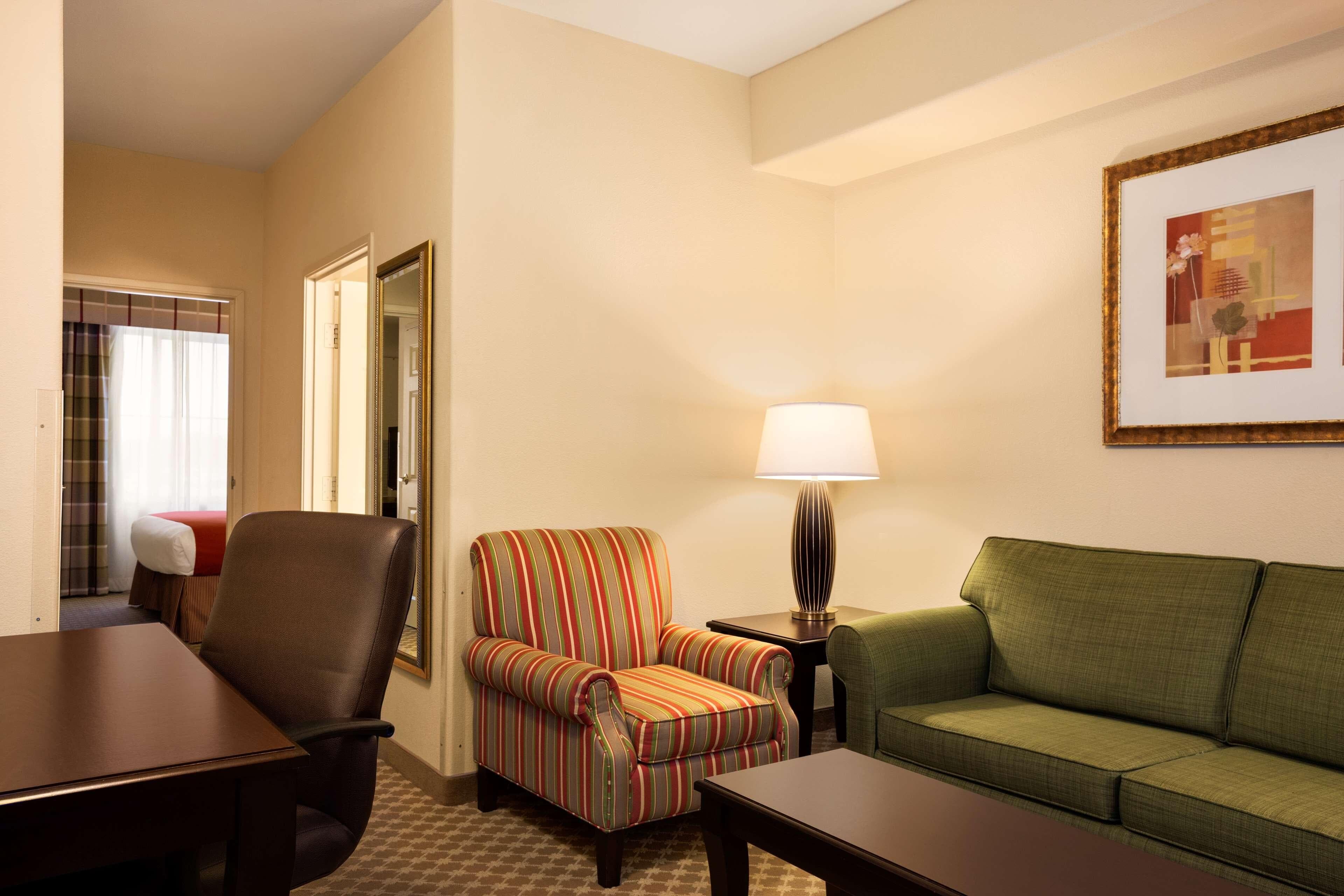 Country Inn & Suites by Radisson, College Station, TX — 9