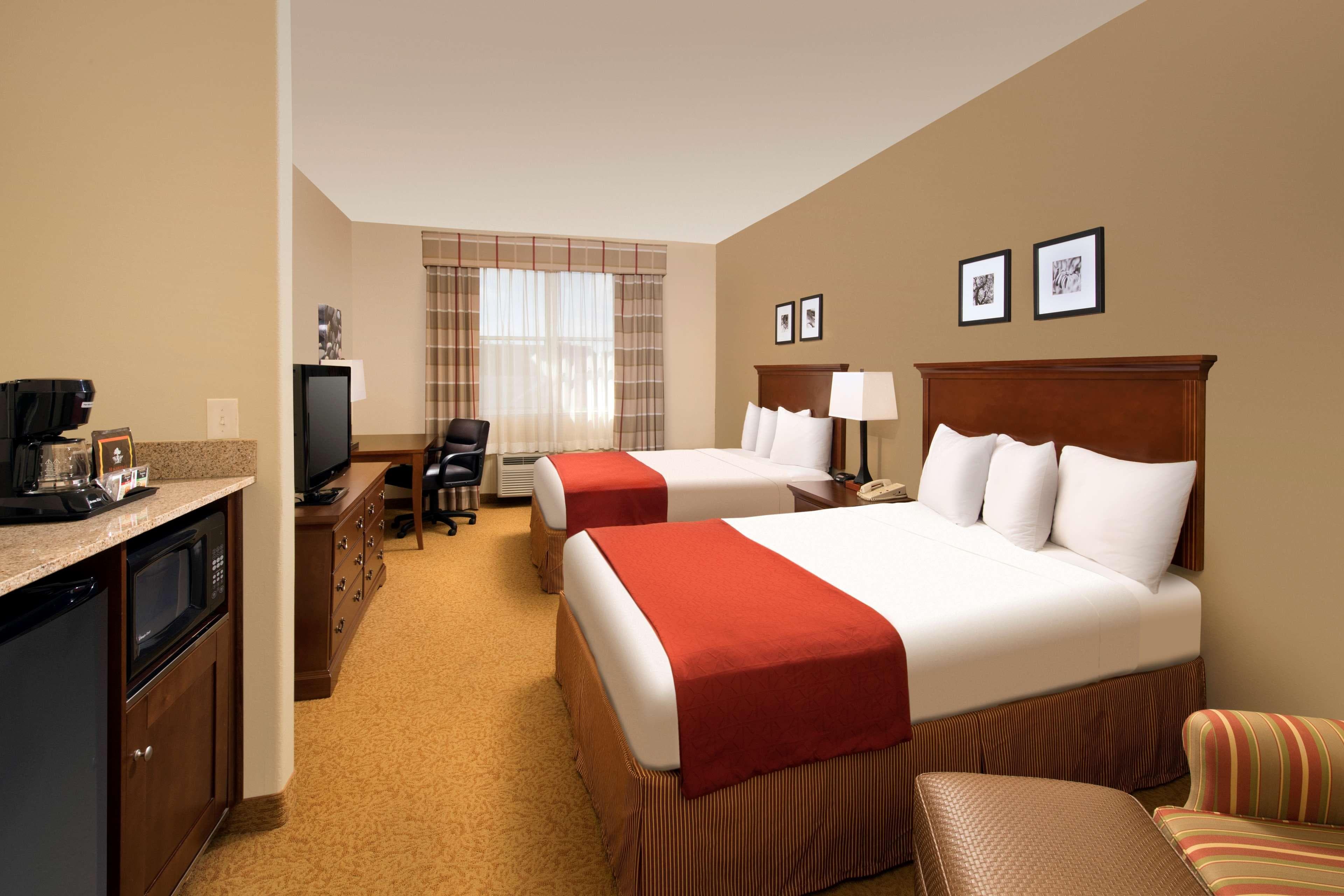 Country Inn & Suites by Radisson, Humble IAH East — 7