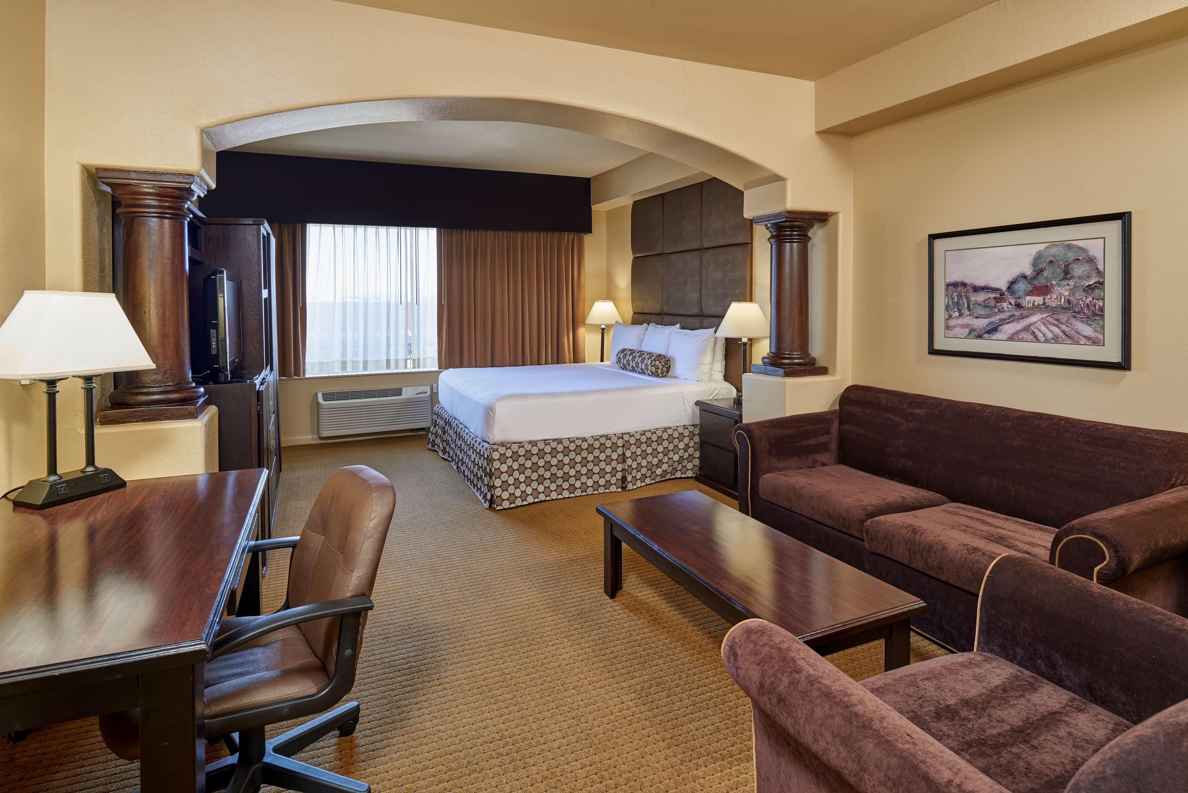 Radisson Hotel El Paso Airport — 14