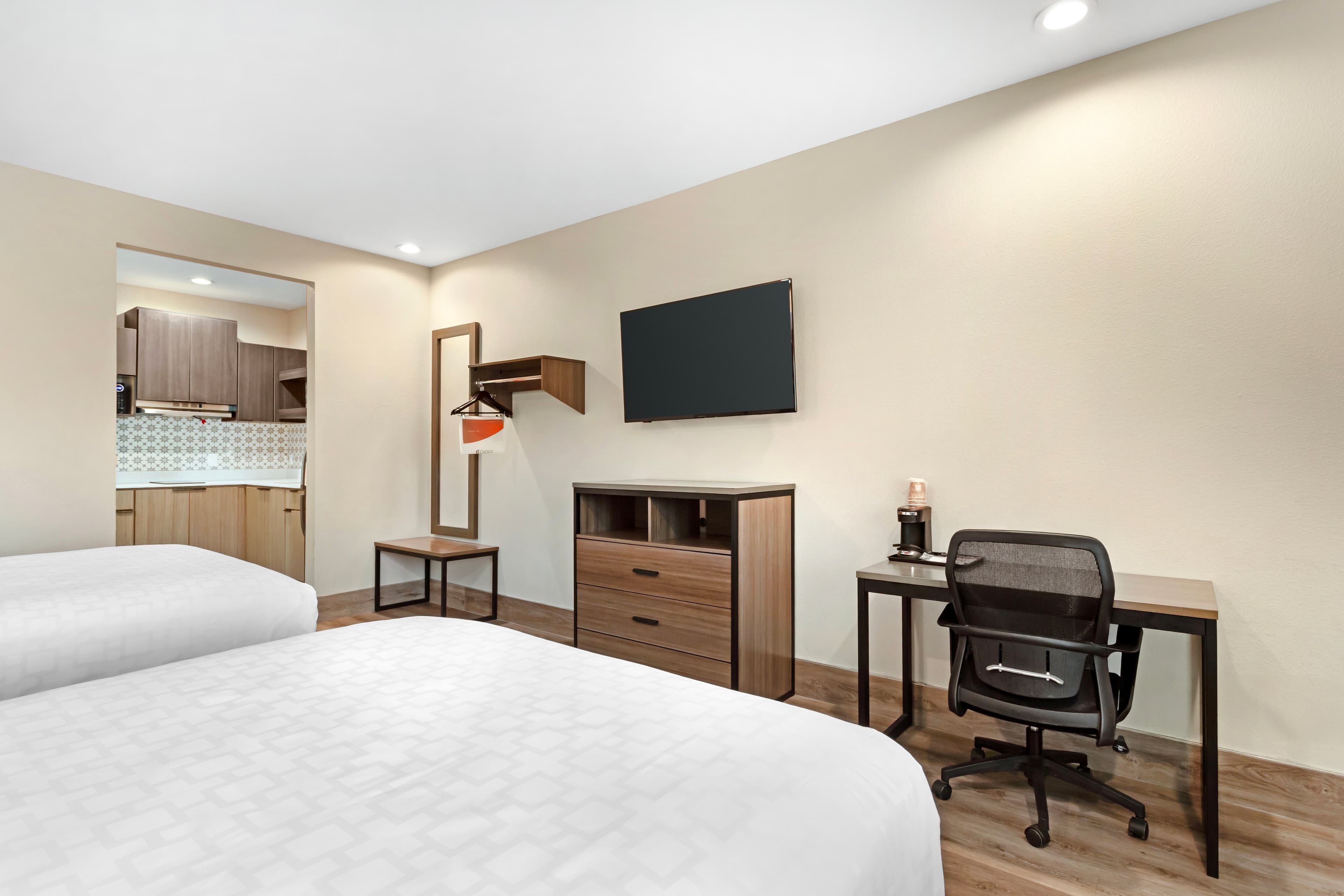 Clarion Pointe Spring - Houston North - Image 3