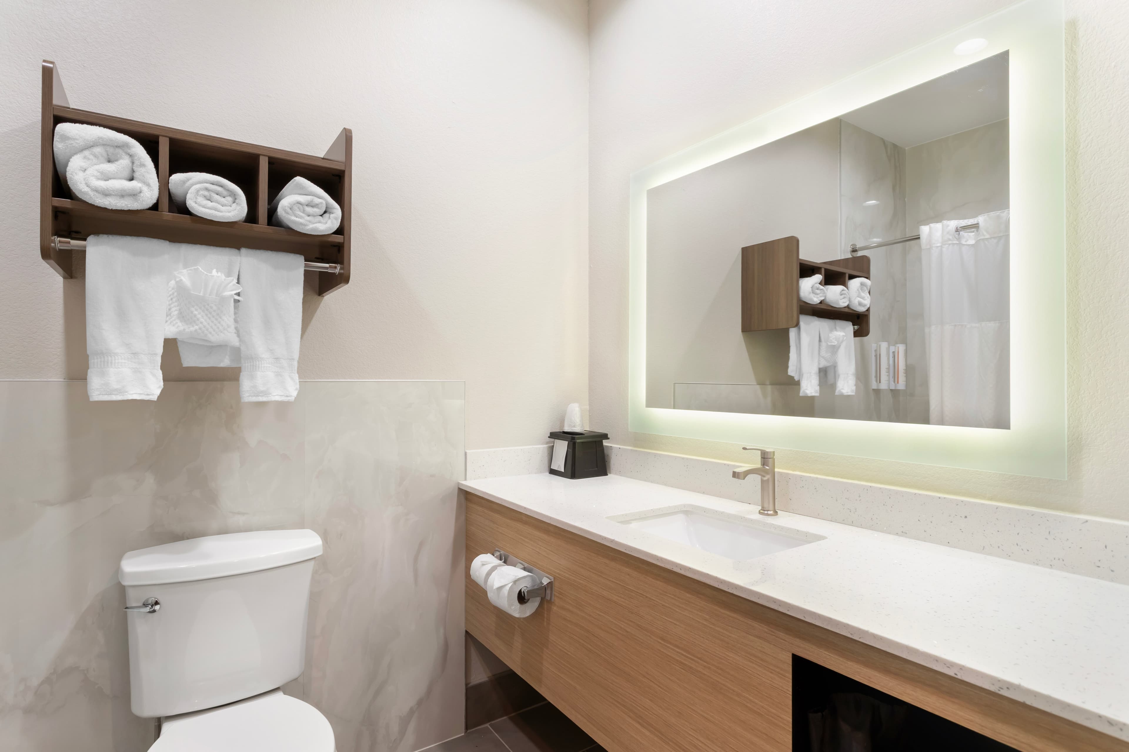Clarion Pointe Spring - Houston North — 6