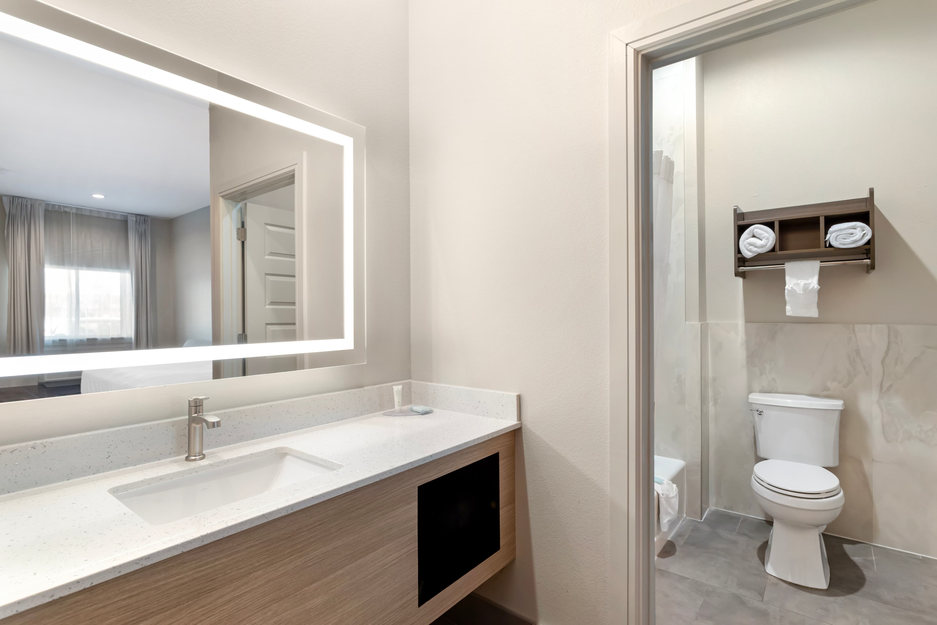 Clarion Pointe Spring - Houston North — 24