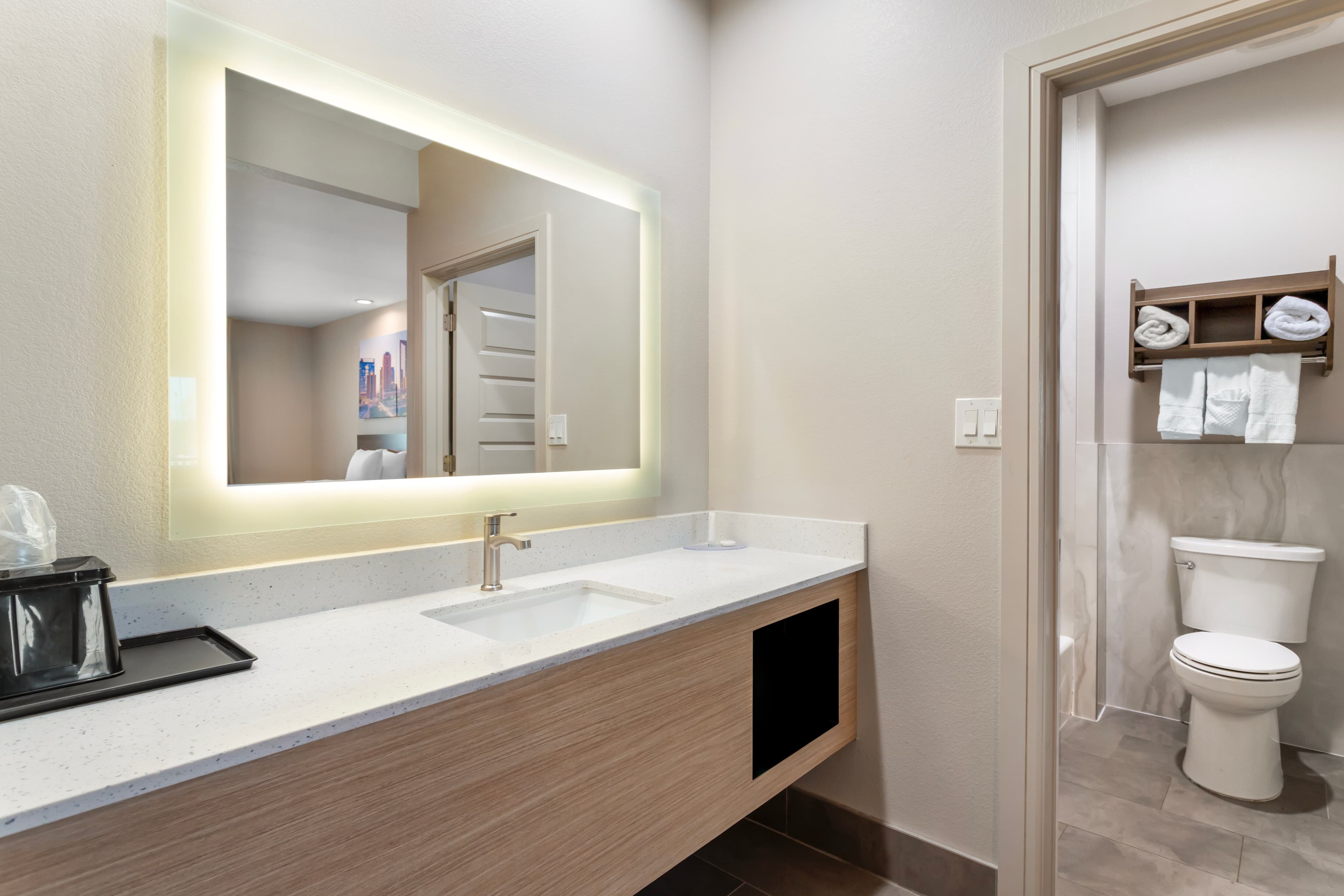 Clarion Pointe Spring - Houston North — 32