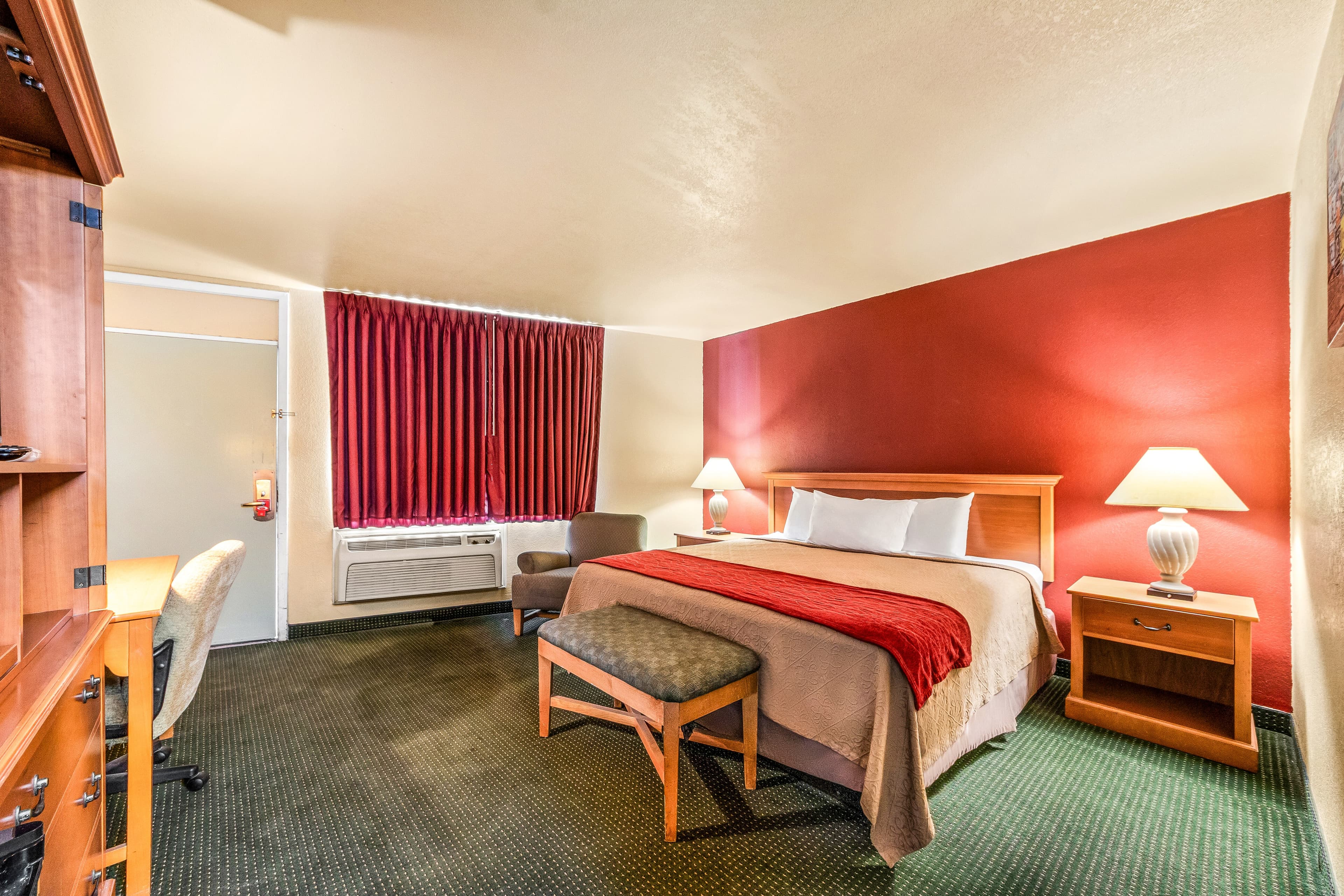 Econo Lodge Del Rio — 11