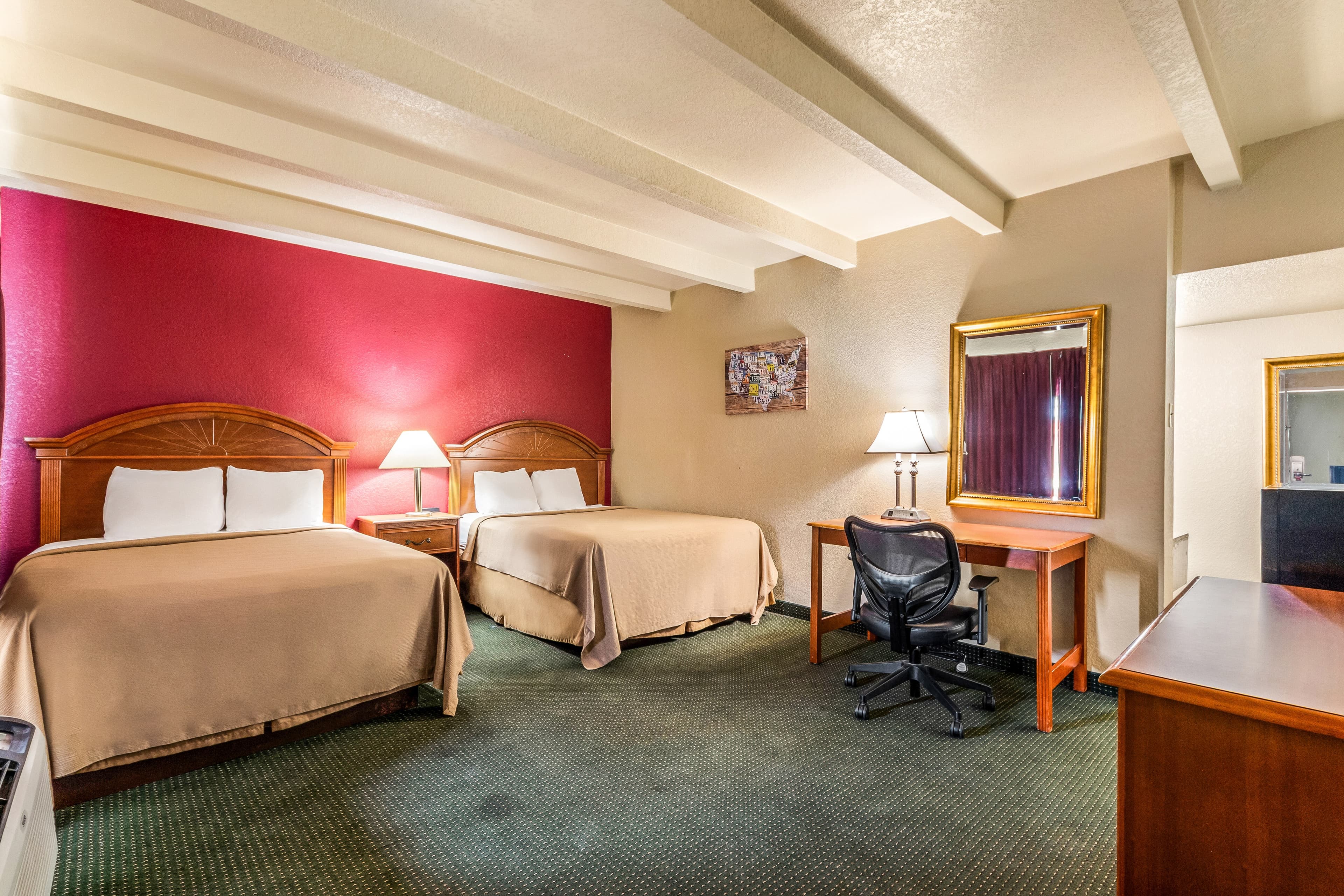 Econo Lodge Del Rio — 17