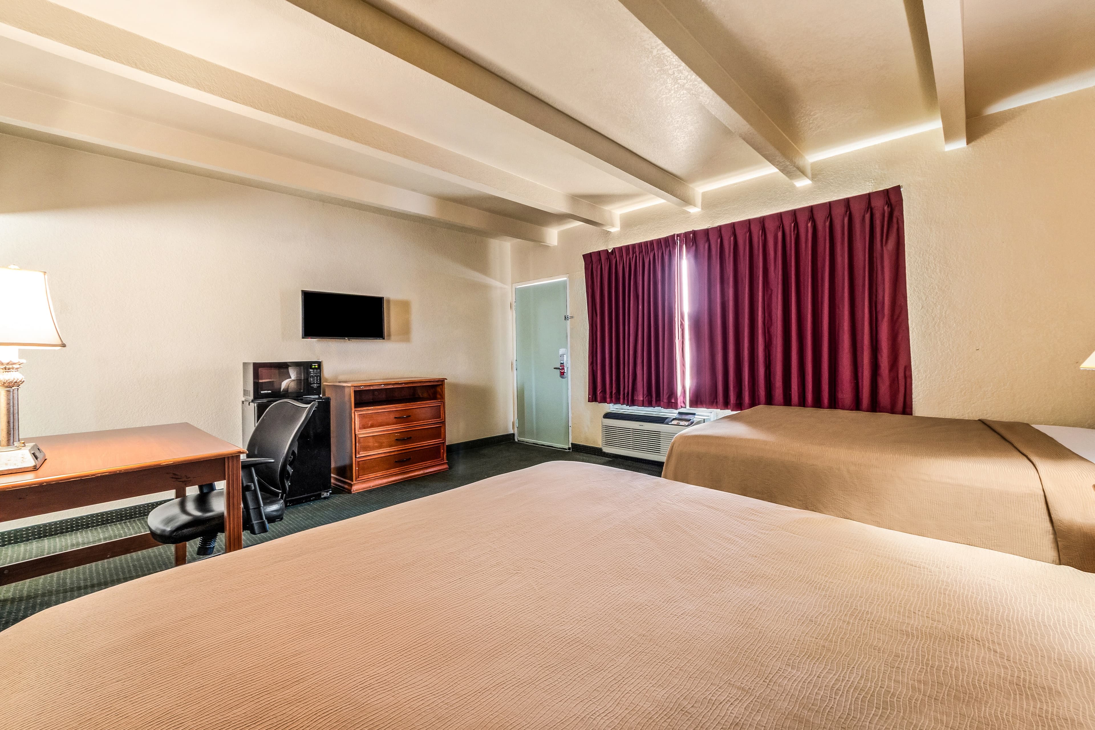 Econo Lodge Del Rio — 19